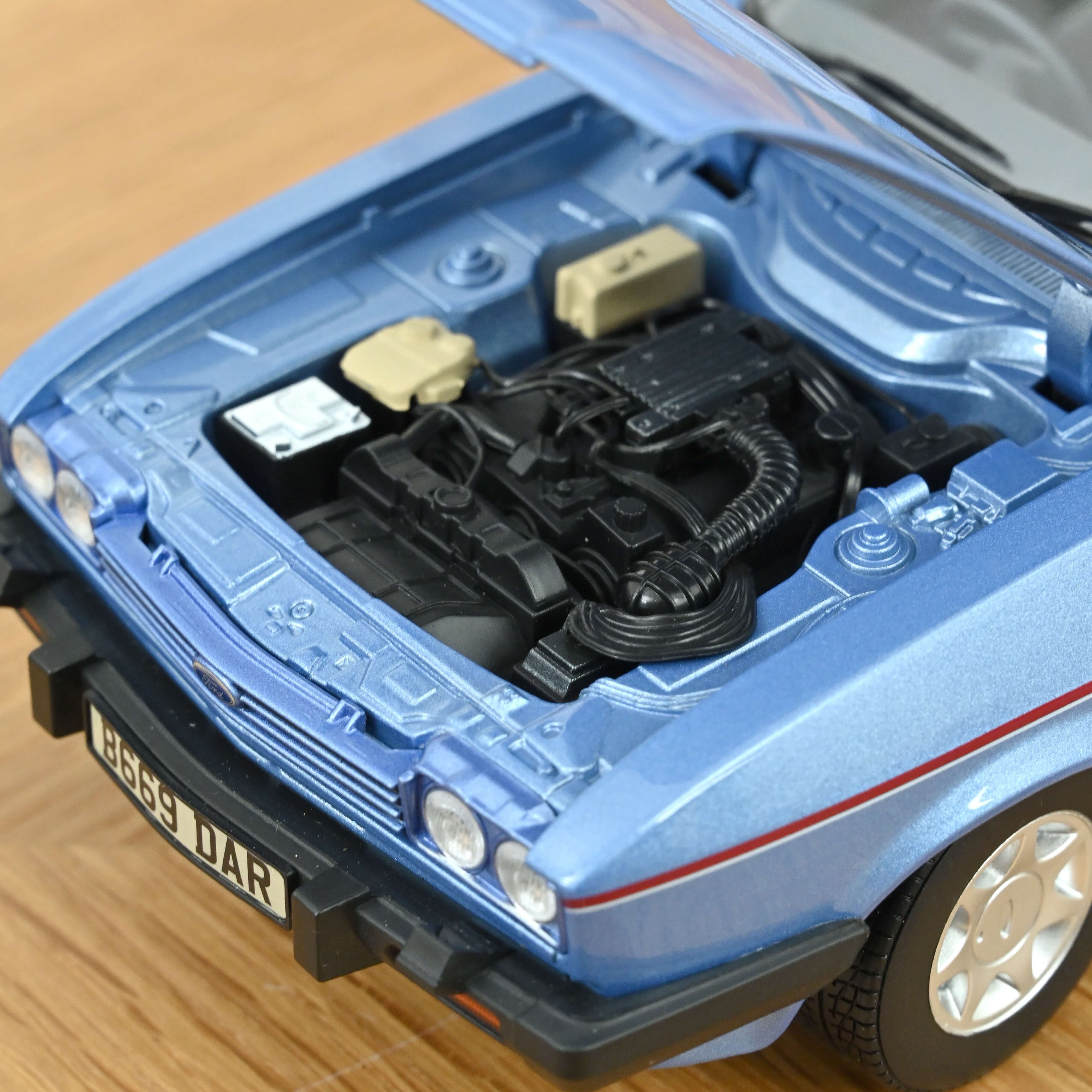 norev-ford-capri-mk-iii-2-8-injection-rhd-1984-modellino-auto-1-18-blu-paris-met image 5