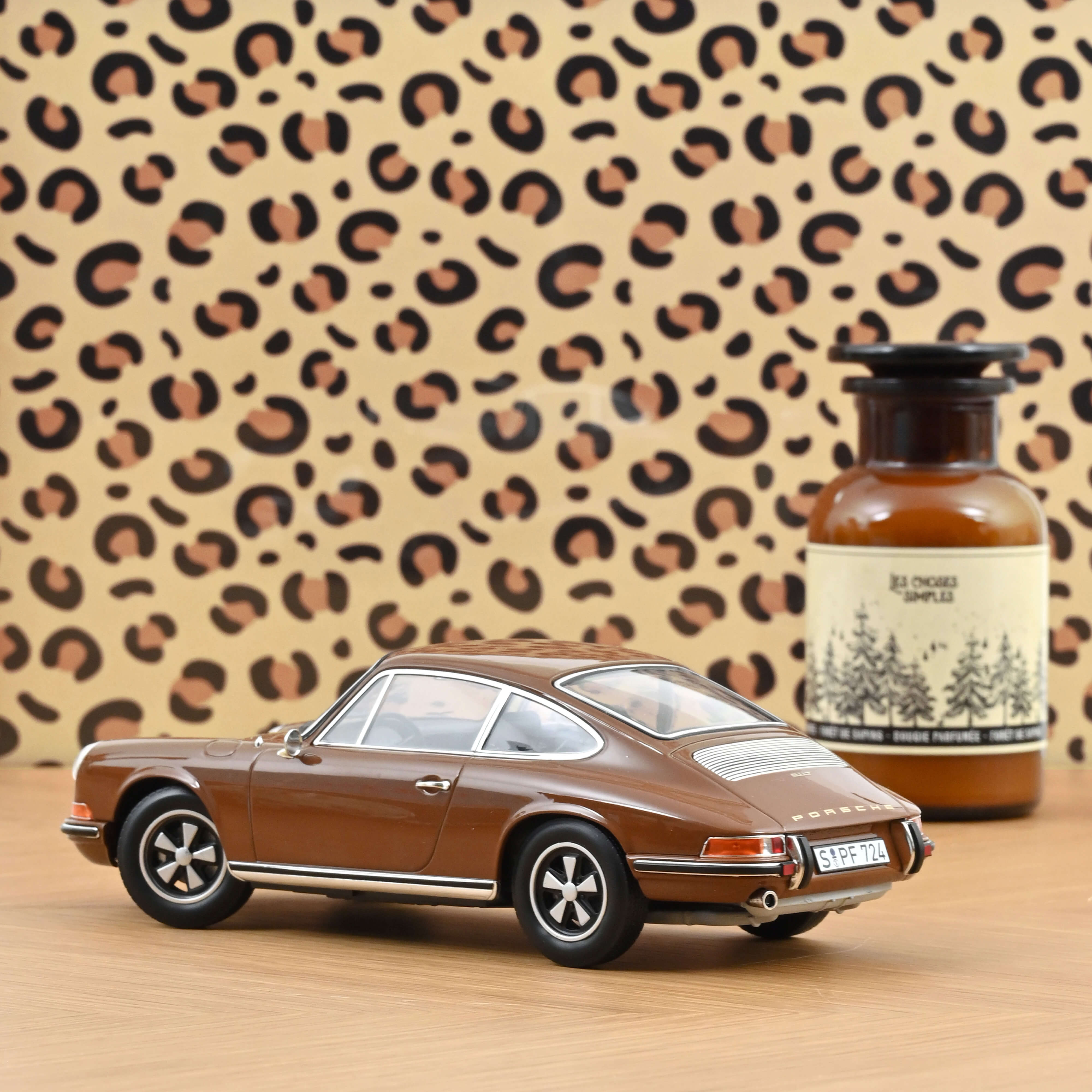norev-porsche-911-t-1969-brun-s-pia-1-18-400pz image 2