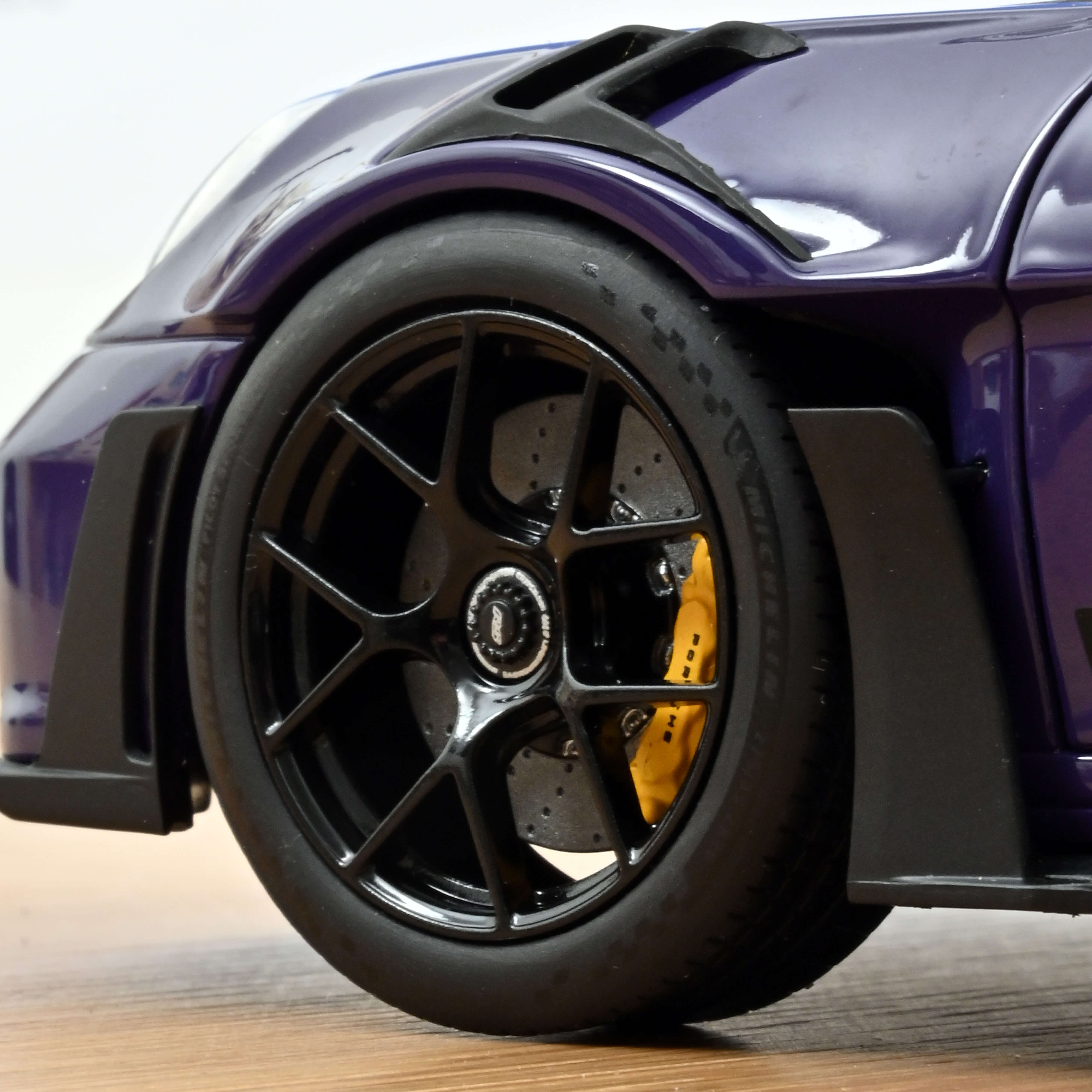 norev-porsche-911-gt3-rs-pack-weissach-2022-ultraviolet-1-18 image 7