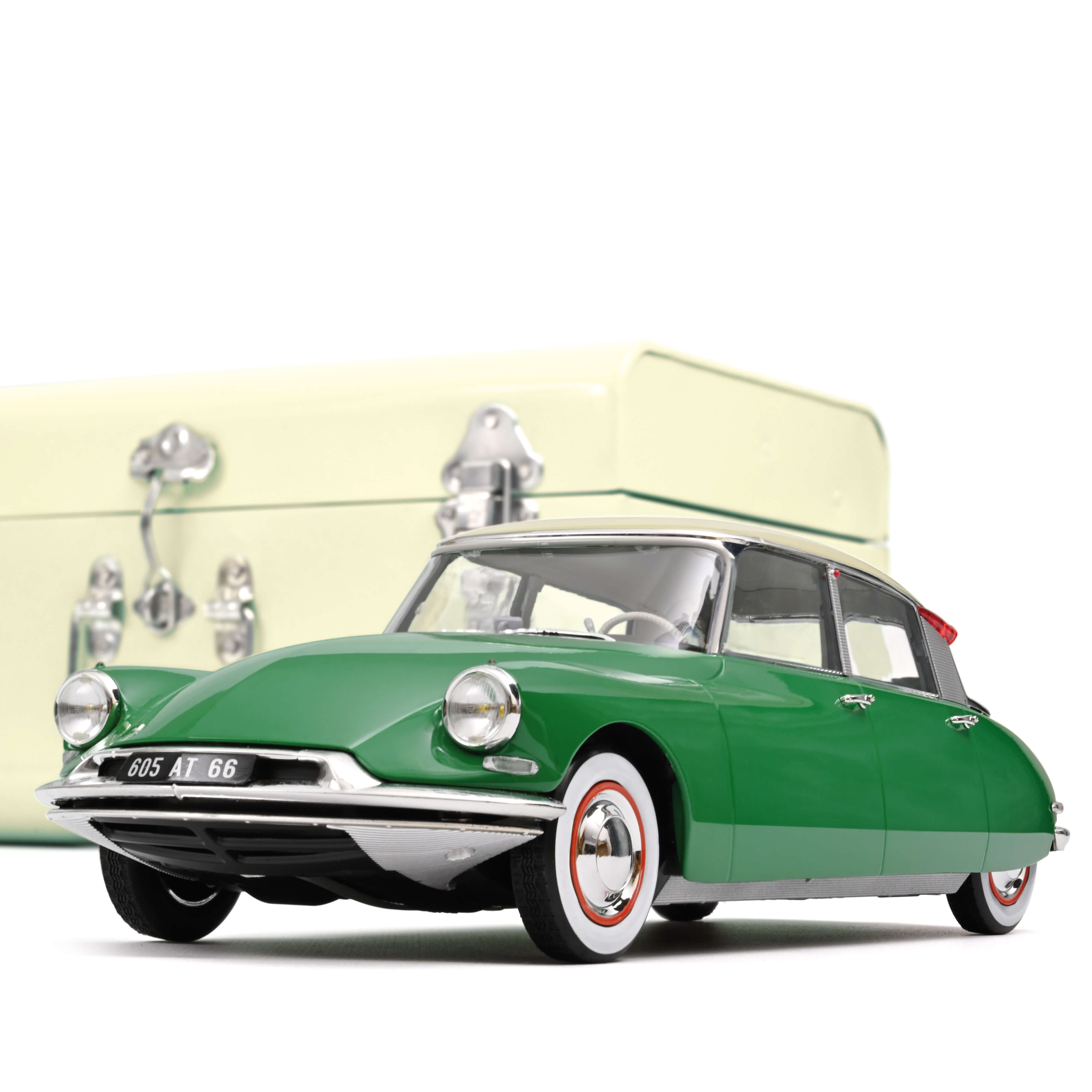 norev-citro-n-ds-19-1956-verde-primavera-champagne-modellino-auto-1-18 image 4