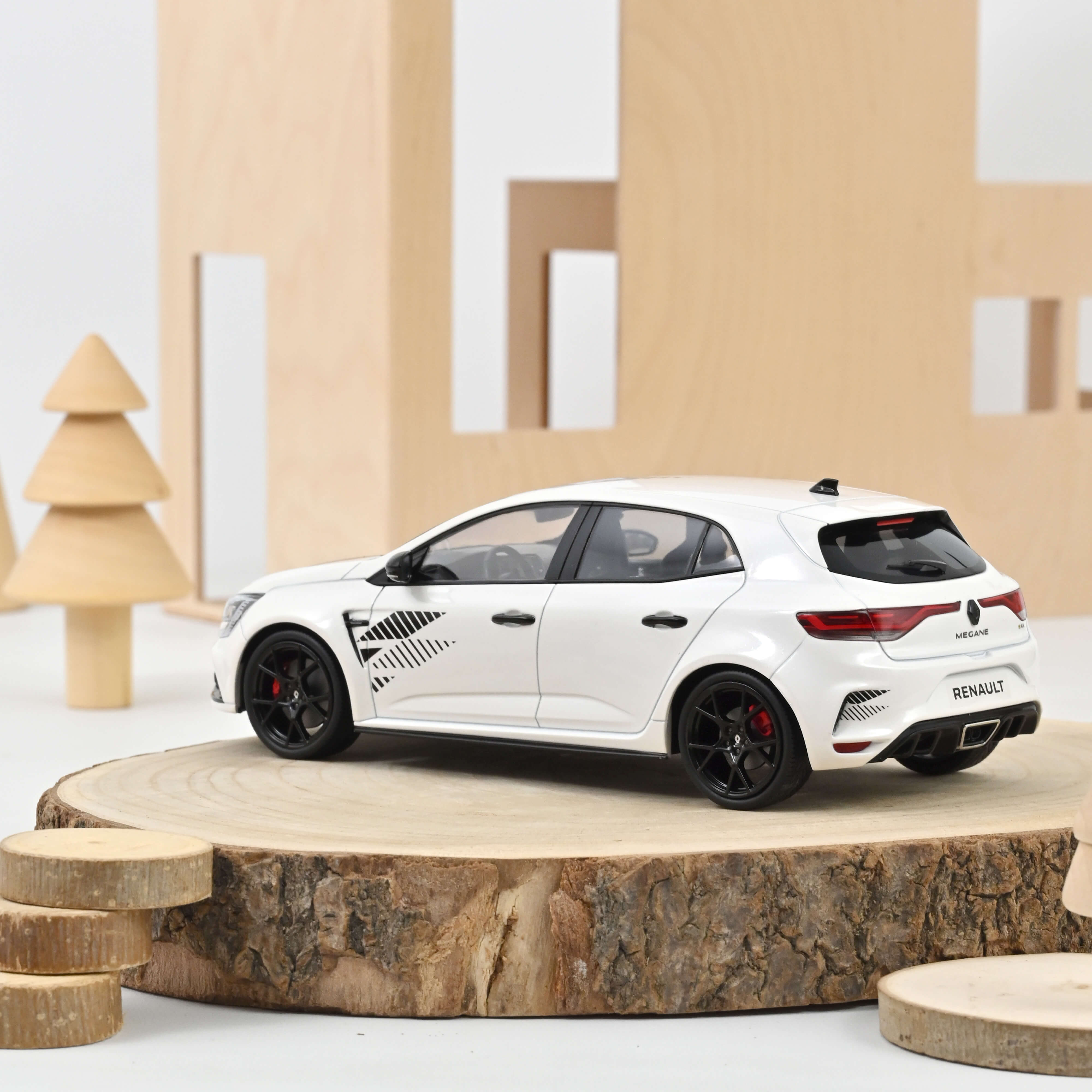 norev-renault-m-gane-r-s-ultime-2023-modellino-1-18-bianco-nacr image 2