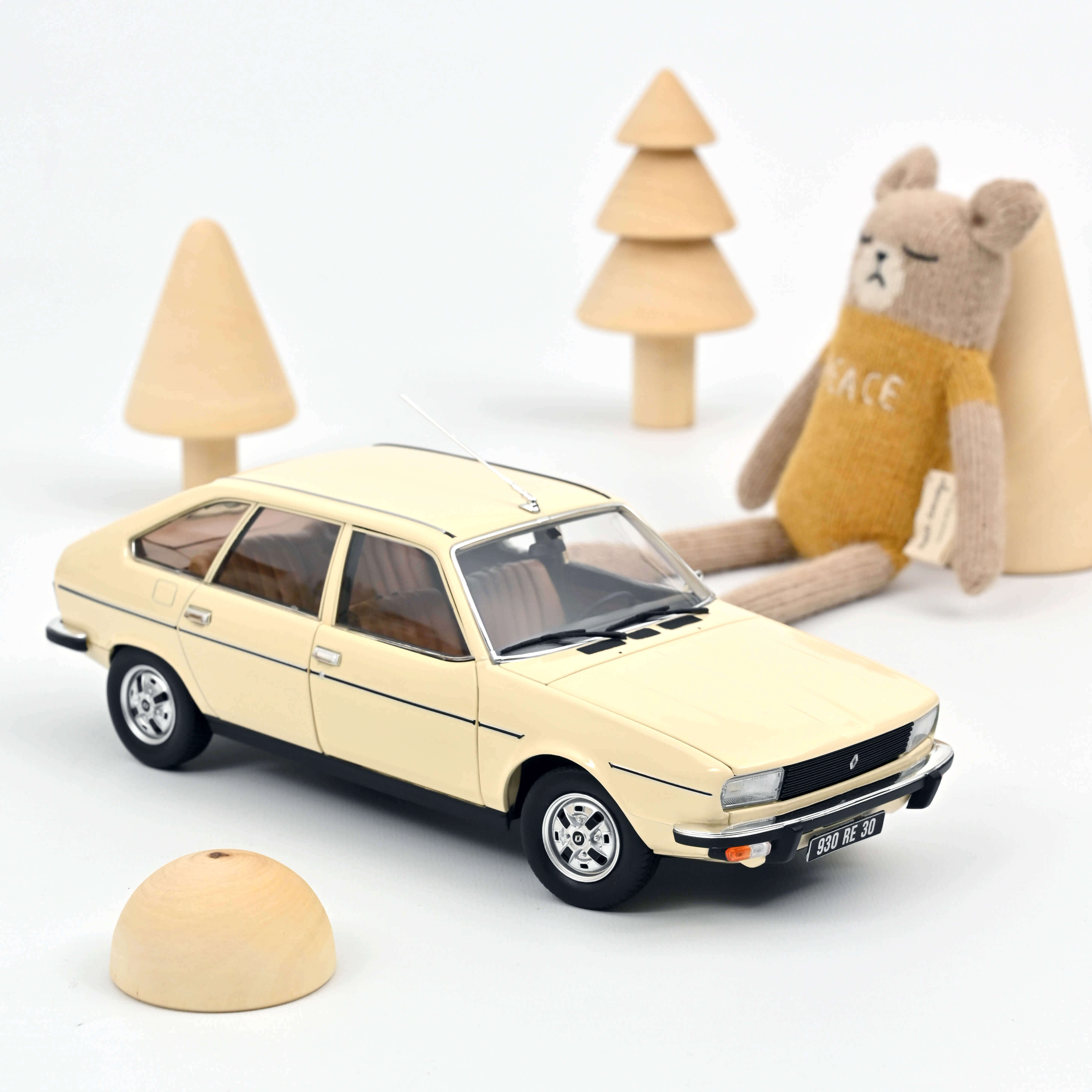 norev-renault-20-ts-1978-modellino-auto-epoca-1-18-beige image 1