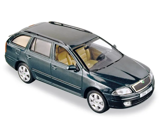 norev-skoda-octavia-combi-green-modellino-auto-1-43 image 1