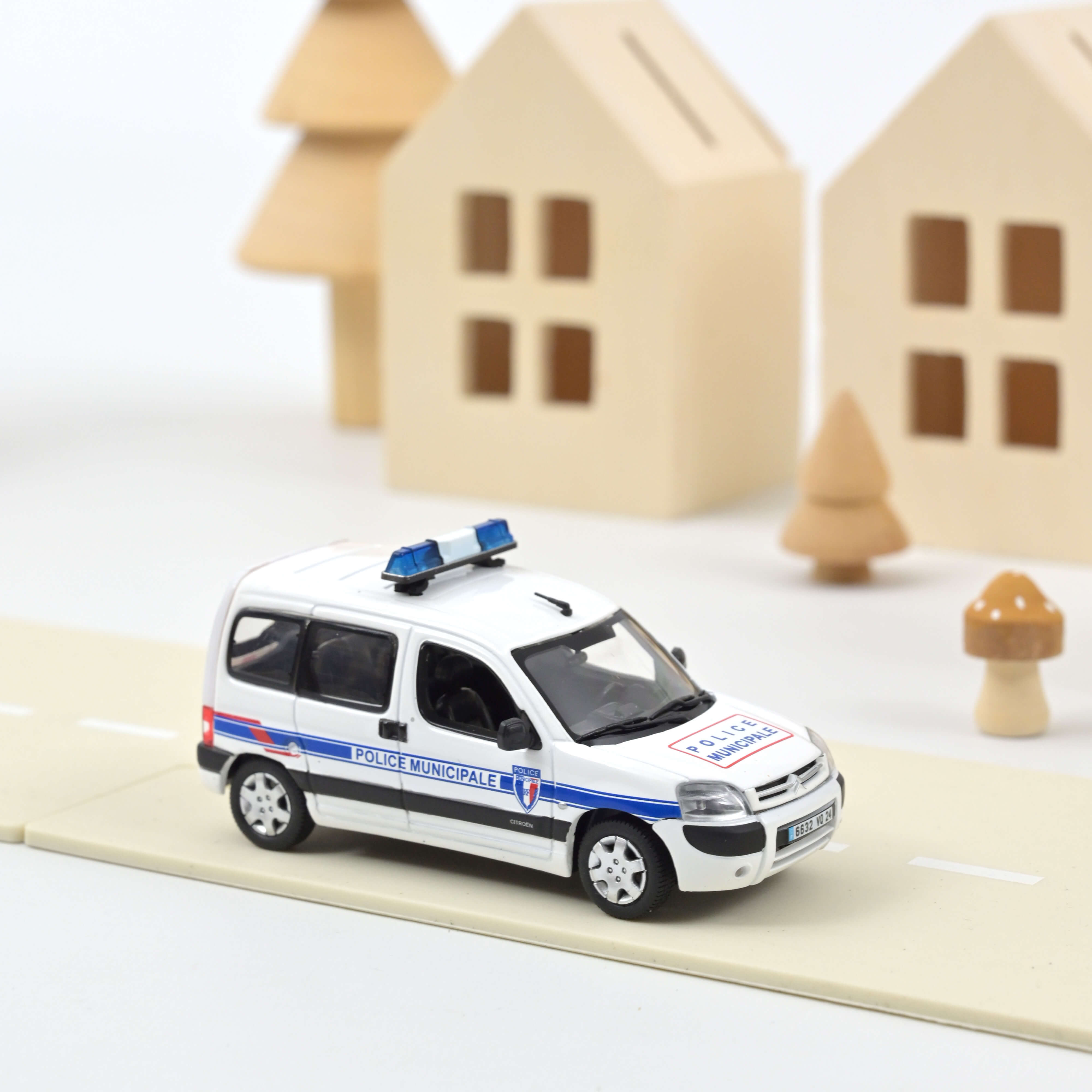 norev-citro-n-berlingo-2007-police-municipale-1-43-modellino image 1