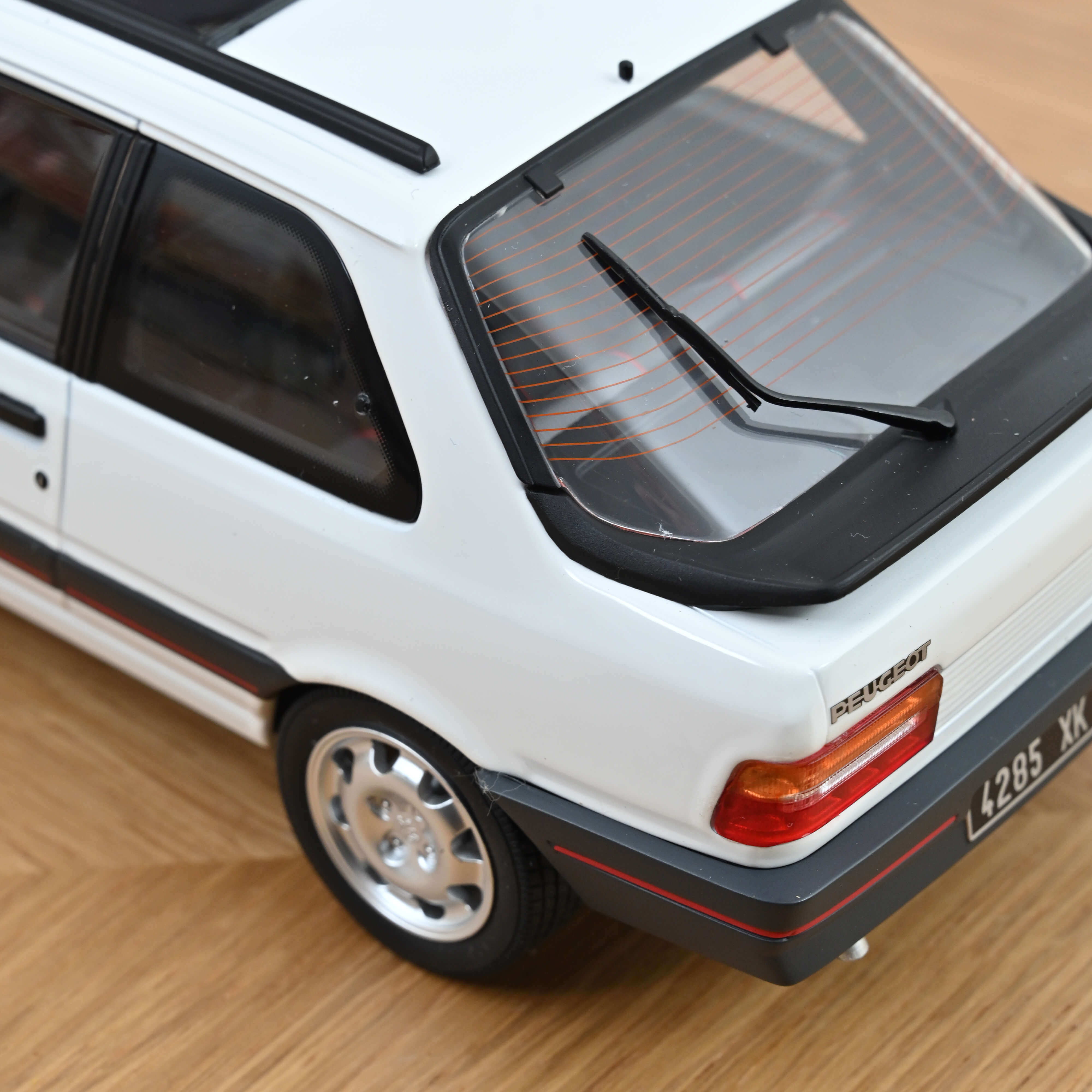 norev-peugeot-309-gti-1987-modellino-auto-1-18-blanc-meije image 3