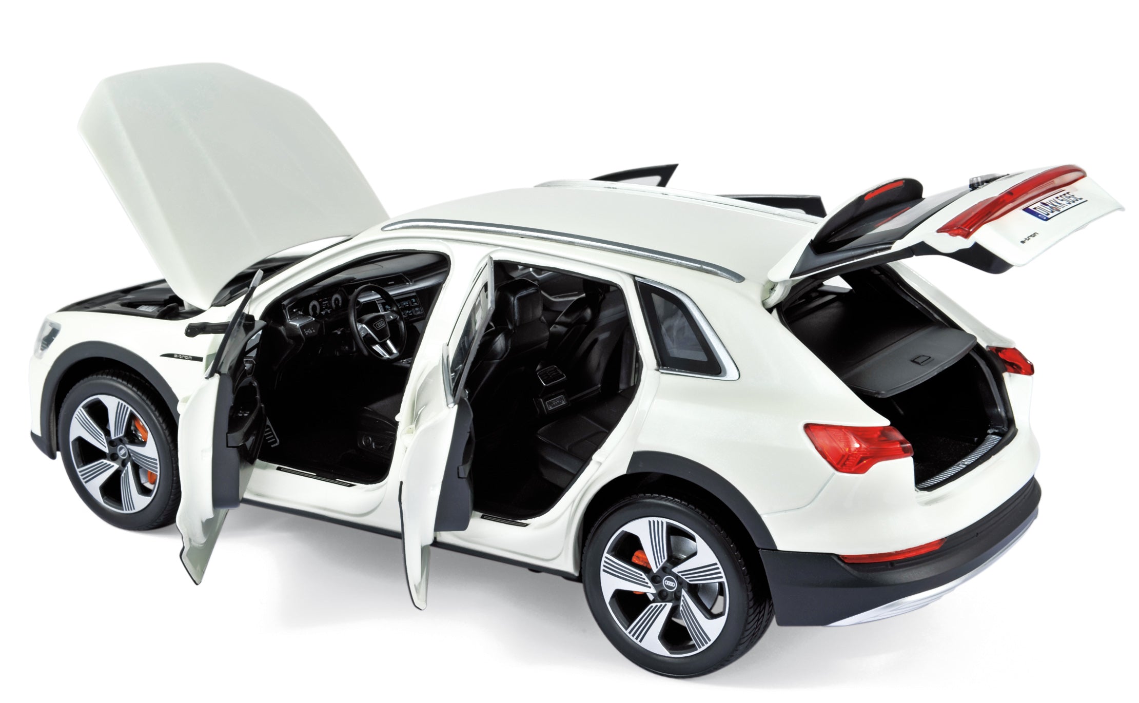 norev-audi-e-tron-2019-modellino-auto-1-18-bianco-metallizzato-2 image 2