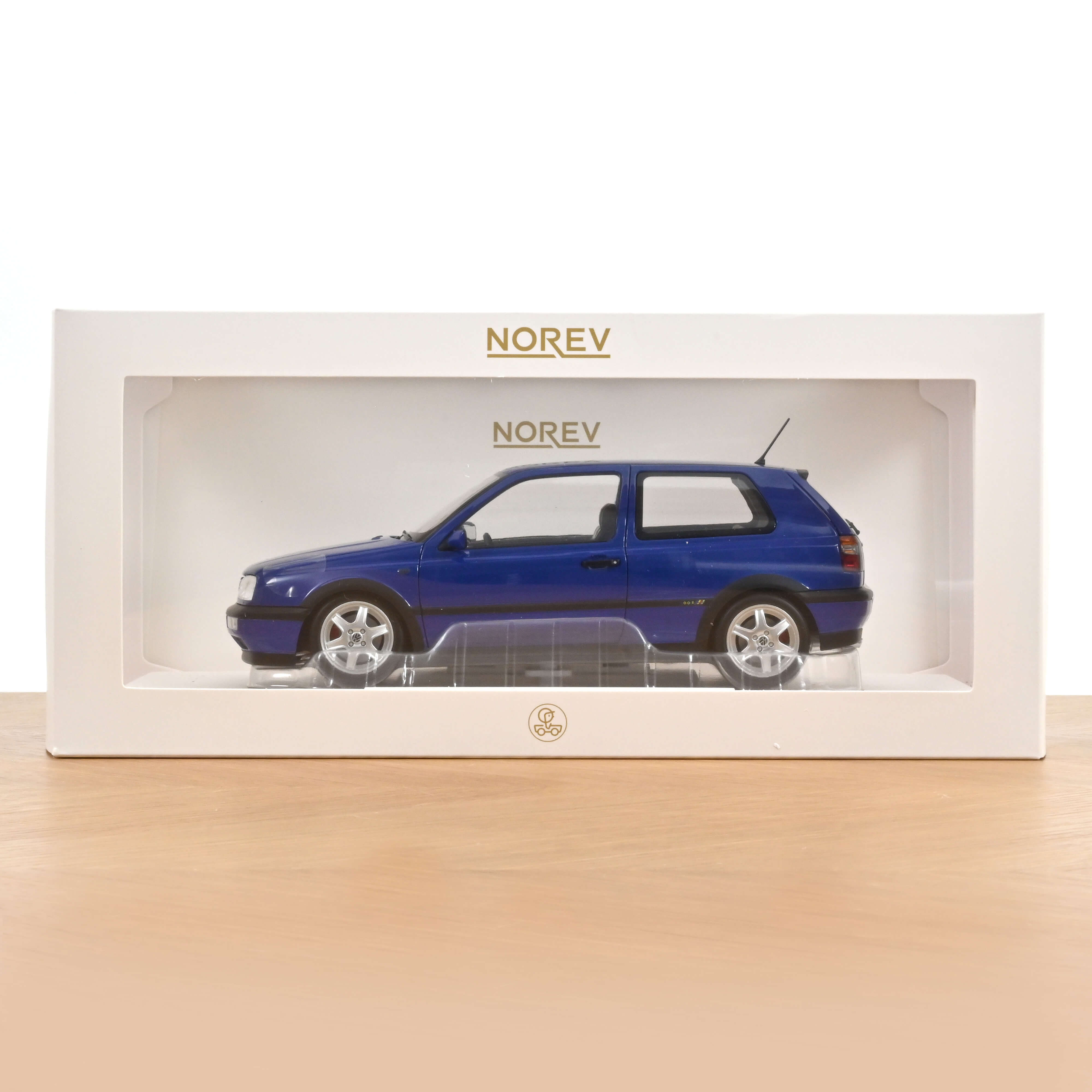norev-vw-golf-gti-color-concept-1994-modellino-auto-1-18-blu-jazz image 6