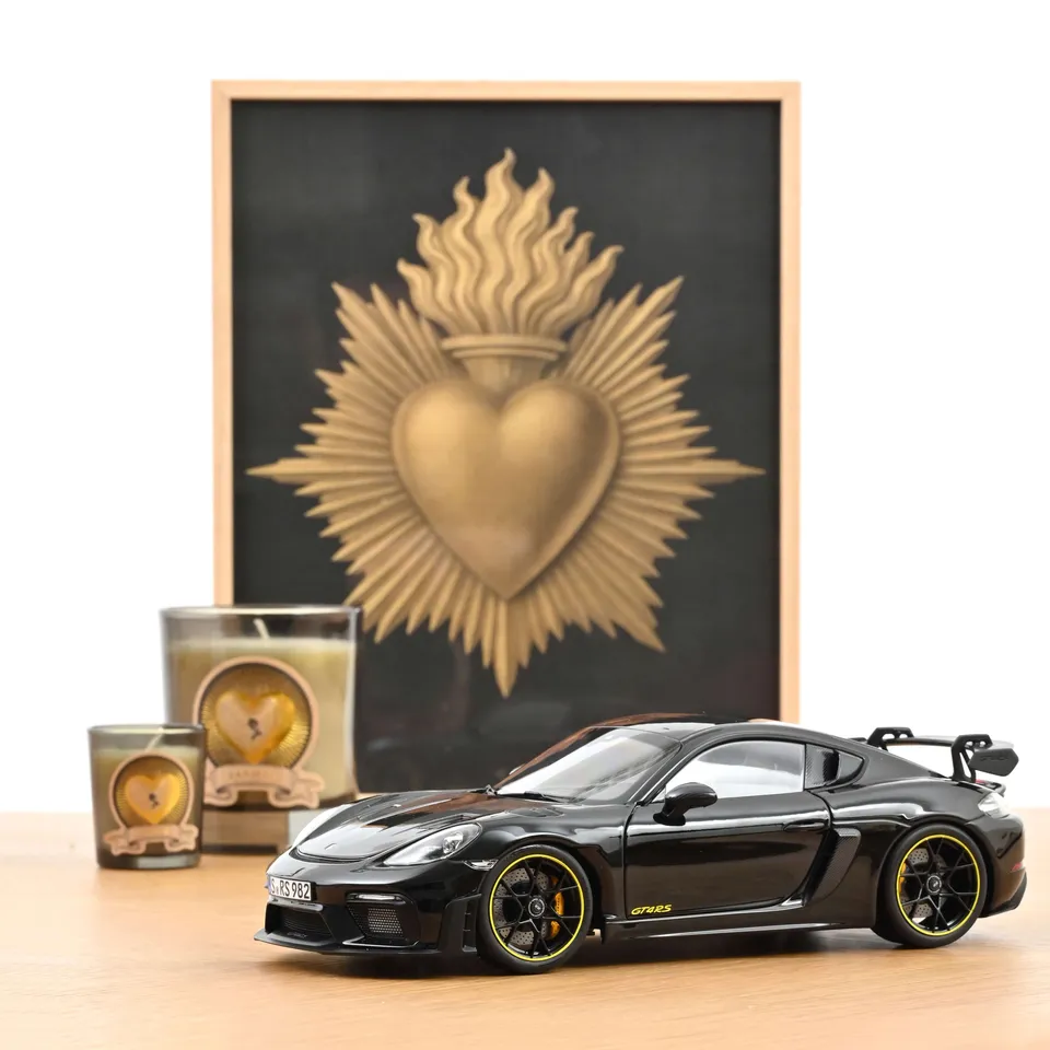 norev-porsche-cayman-gt4-rs-pack-weissach-2023-nero-modellino-1-18-edizione-300p image 1