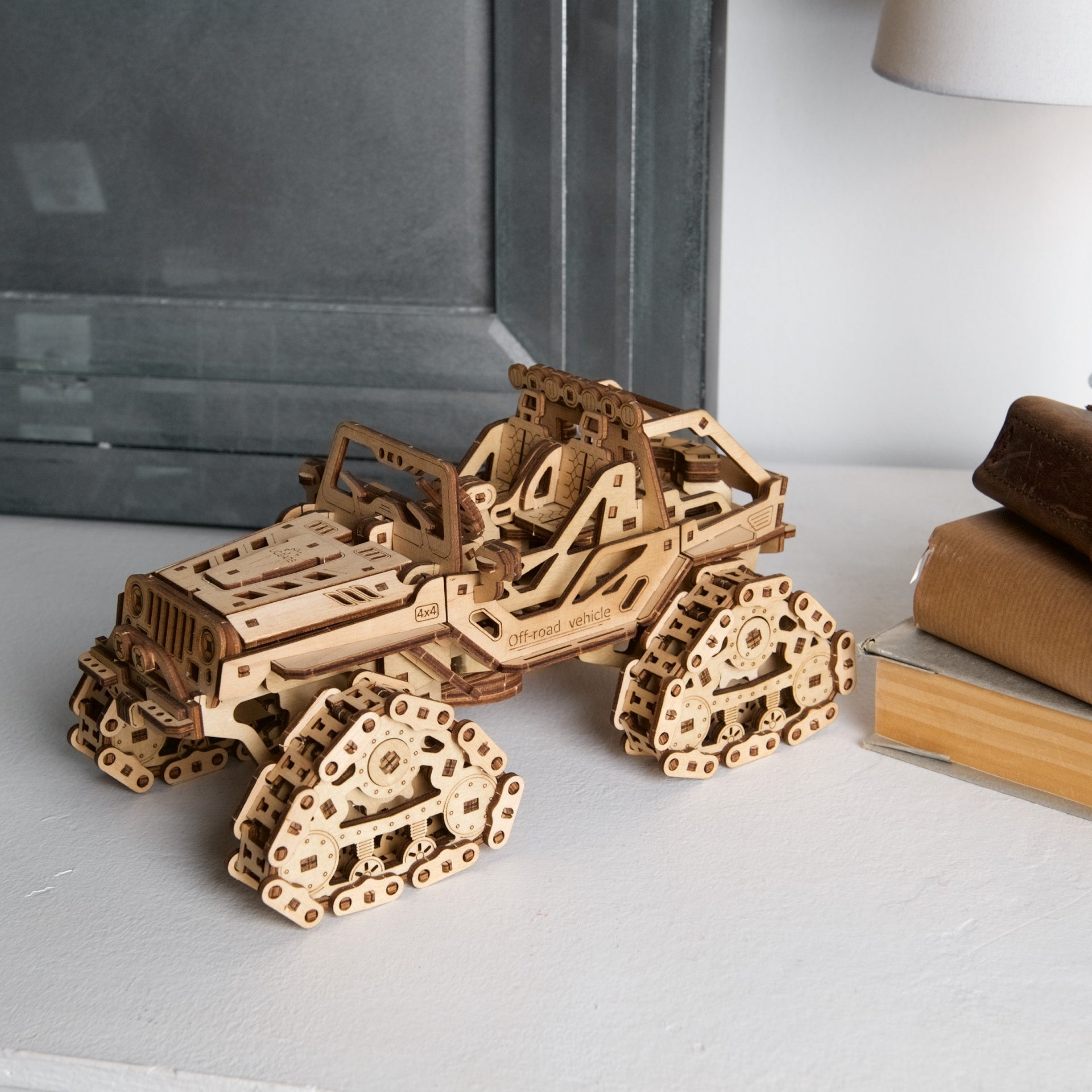 ugears-tracked-off-road-vehicle-modellino-meccanico-in-legno-1-24 image 8