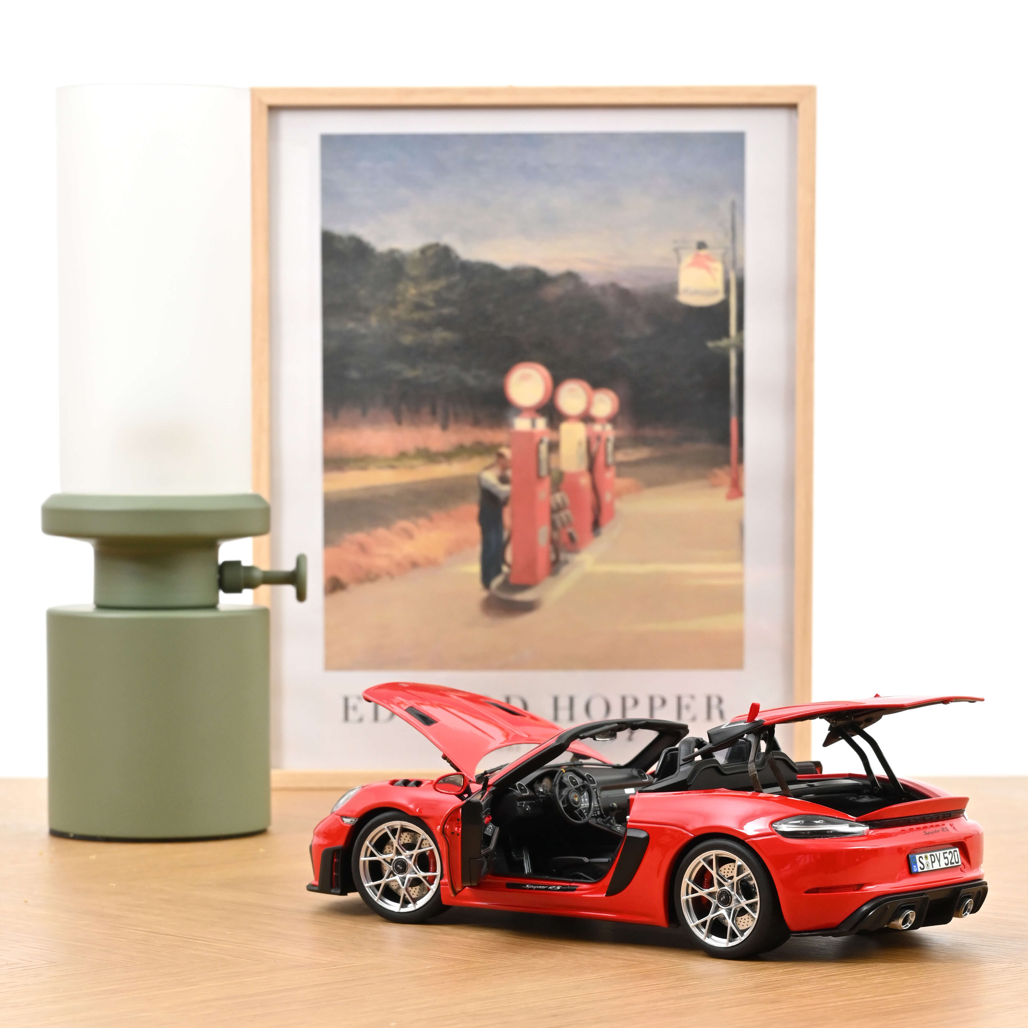 norev-porsche-718-spyder-rs-2023-modellino-auto-1-18-rouge-indien image 3