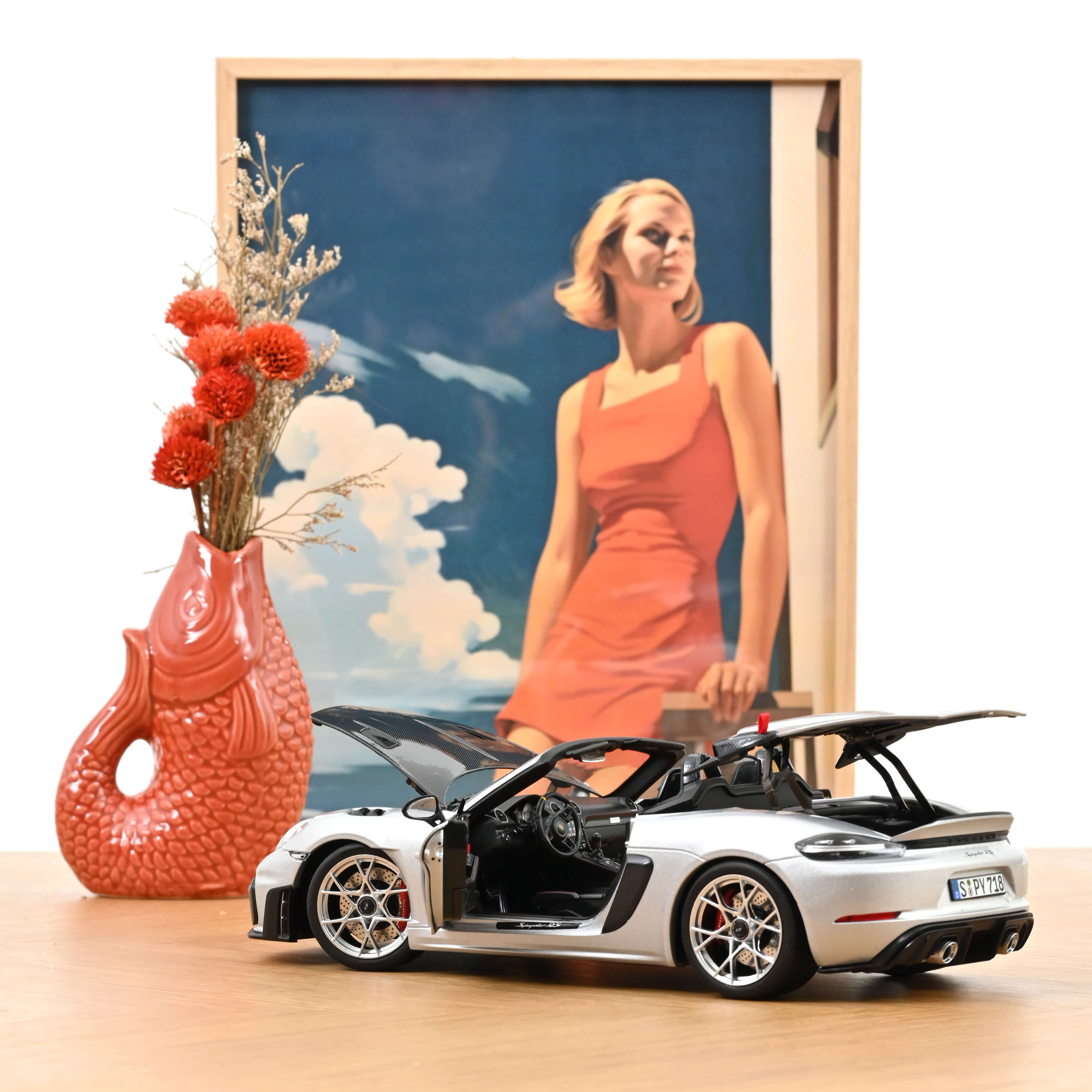 norev-porsche-718-spyder-rs-pack-weissach-2023-modellino-auto-1-18-argento-gt-me image 2