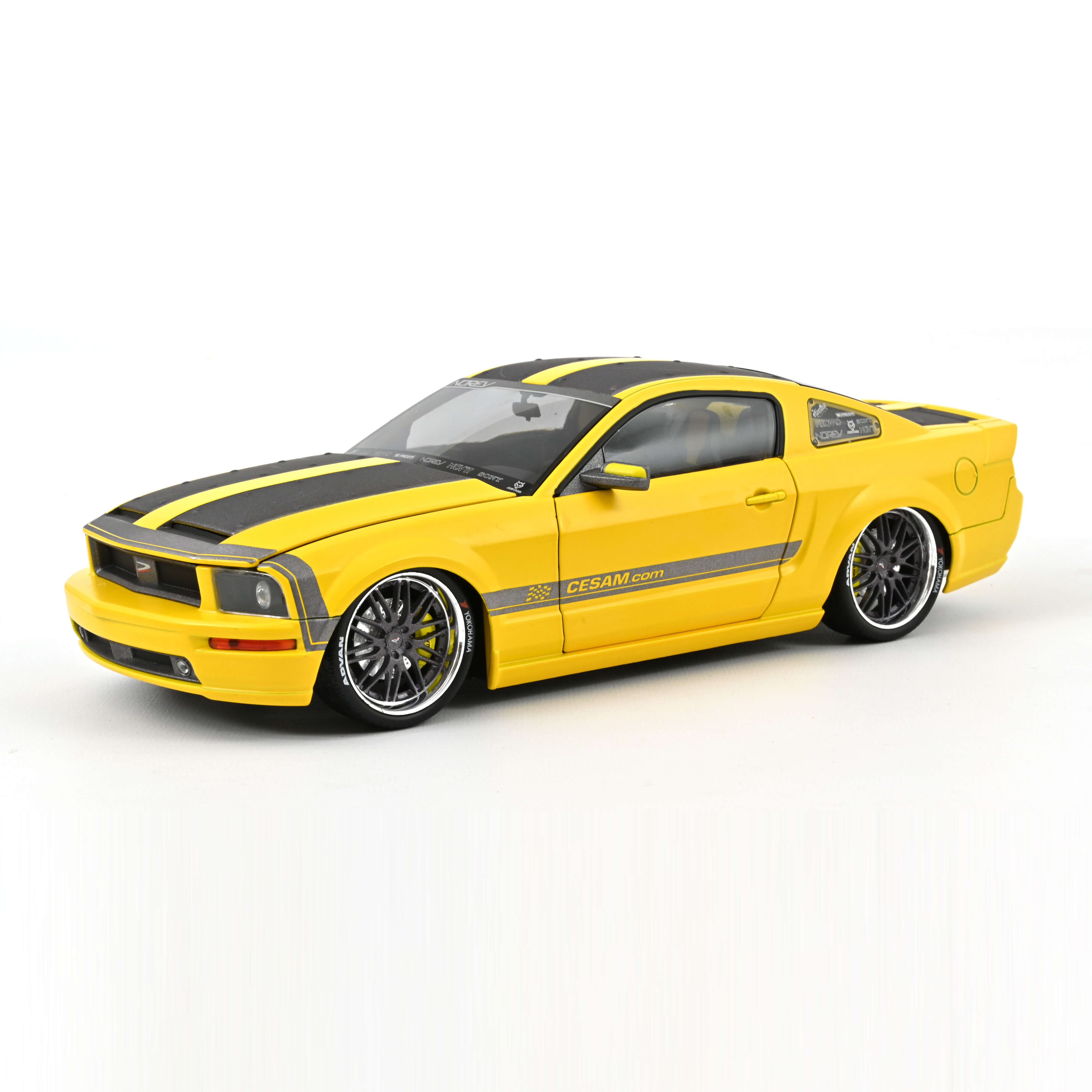 norev-mustang-cesam-de-parotech-2007-gialla-1-18-modellino-auto image 1