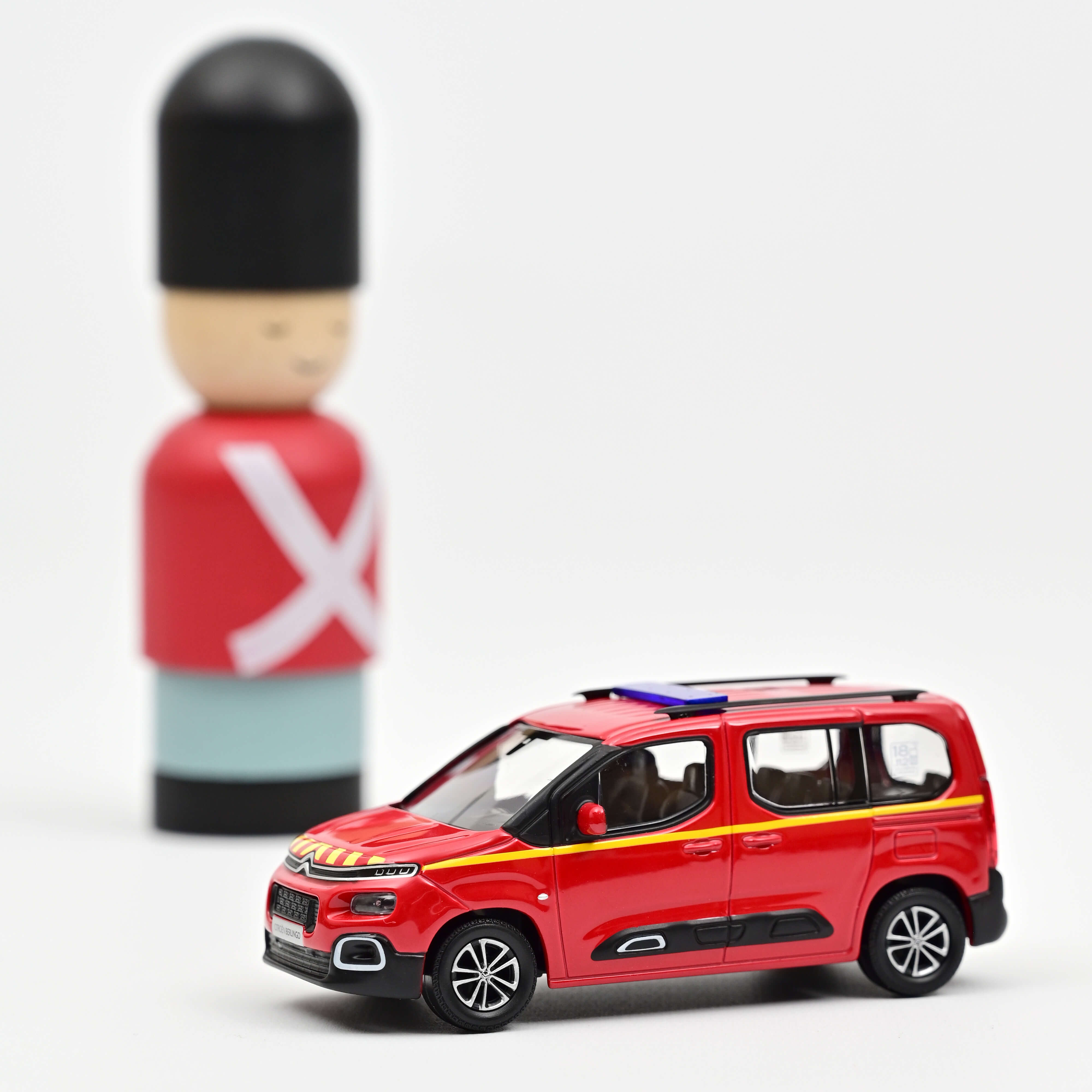 norev-citro-n-berlingo-2020-pompiers-1-43-furgone-in-miniatura image 1