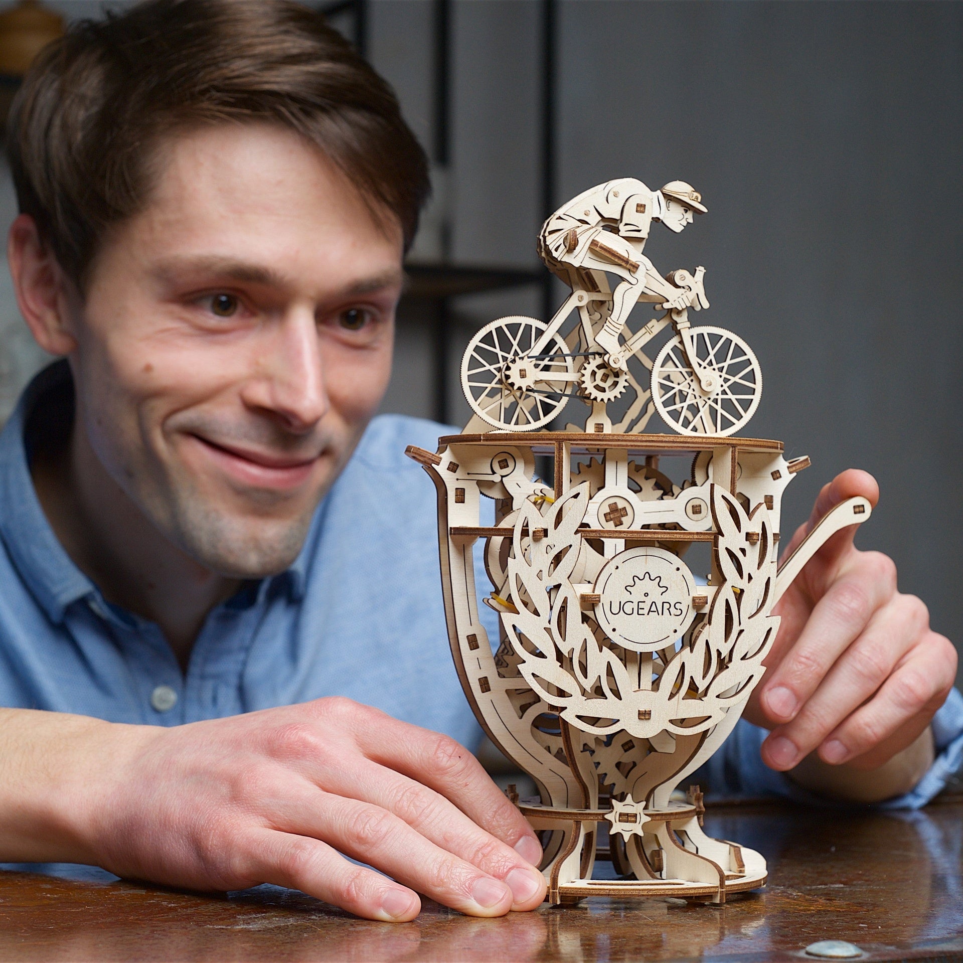 ugears-automaton-cyclist-puzzle-3d-meccanico-in-legno-ciclista image 7