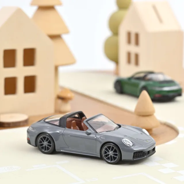 norev-porsche-911-gts-targa-2024-modellino-auto-1-43-grigio-ardesia-neo image 1