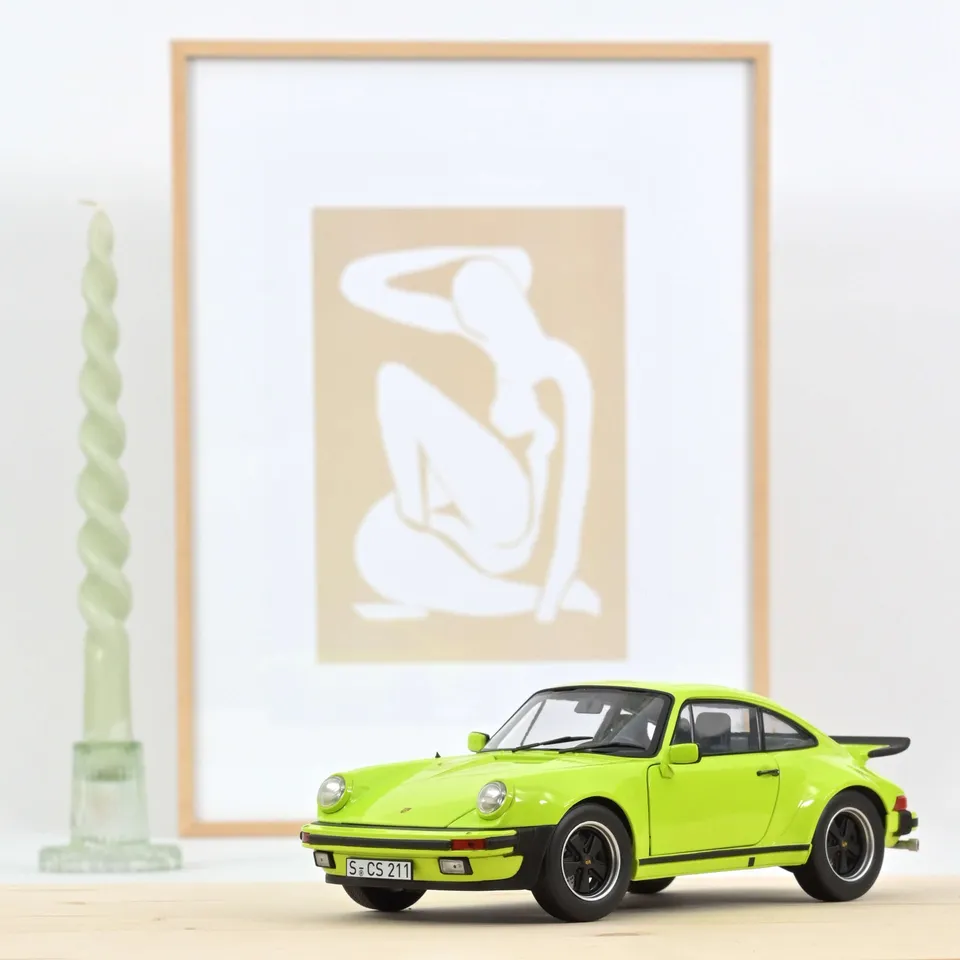 norev-porsche-911-turbo-3-0-1976-verde-chiaro-modellino-auto-1-18 image 1