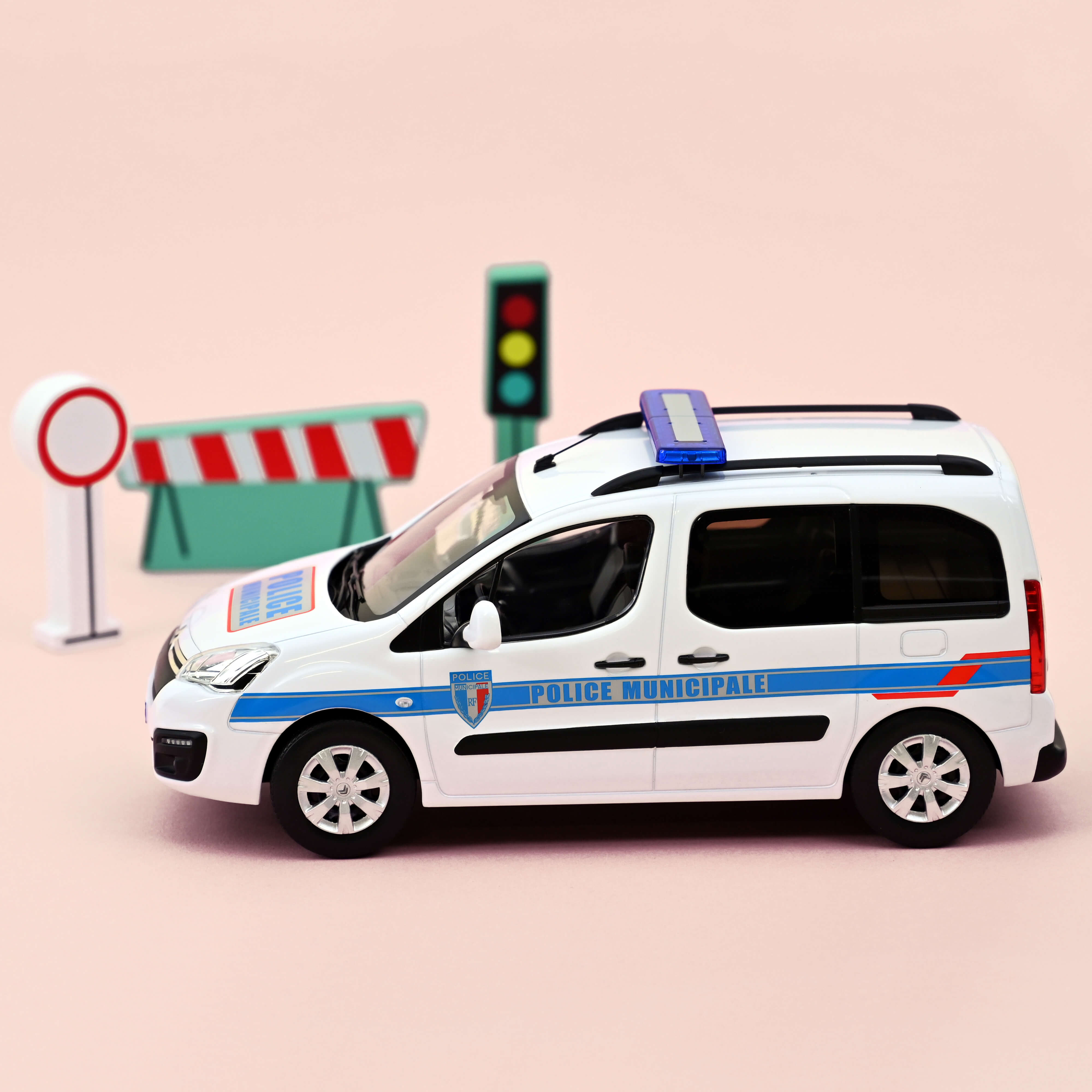 norev-citro-n-berlingo-2017-police-municipale-1-18-100-pezzi-modellino image 1