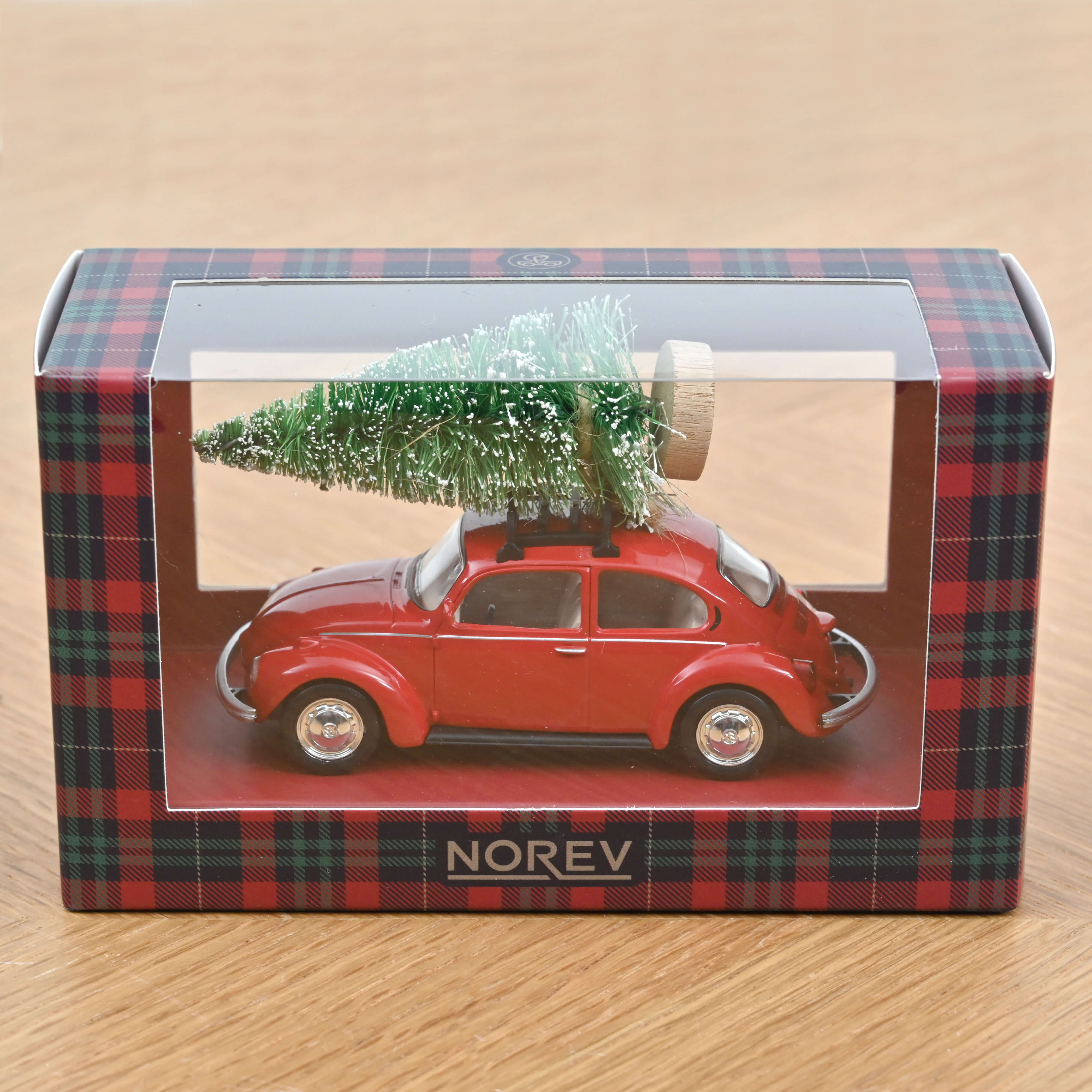 norev-volkswagen-coccinelle-1973-no-l-jet-car-1-43-rossa-con-abete image 2