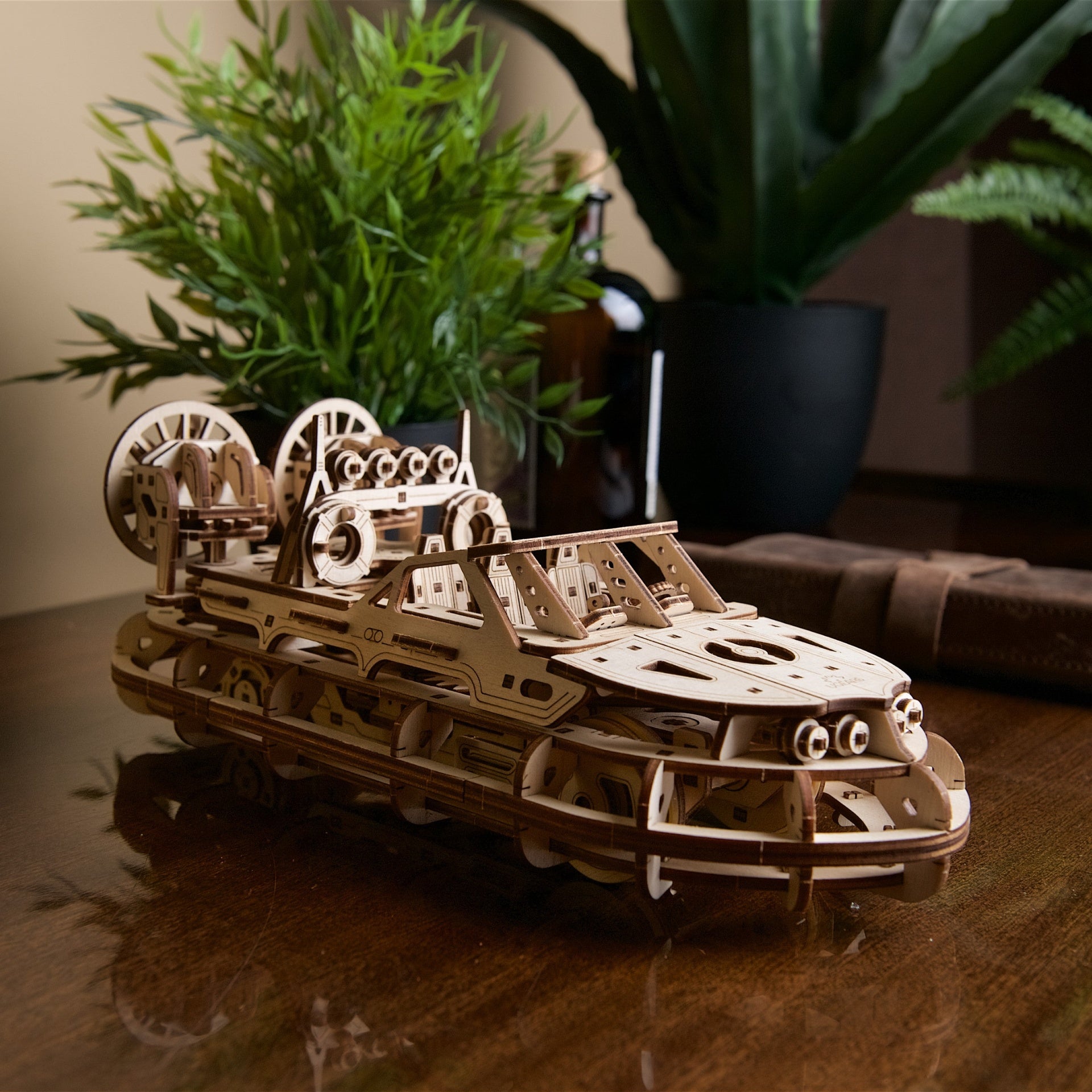 ugears-rescue-hovercraft-modello-meccanico-in-legno-da-costruire image 8