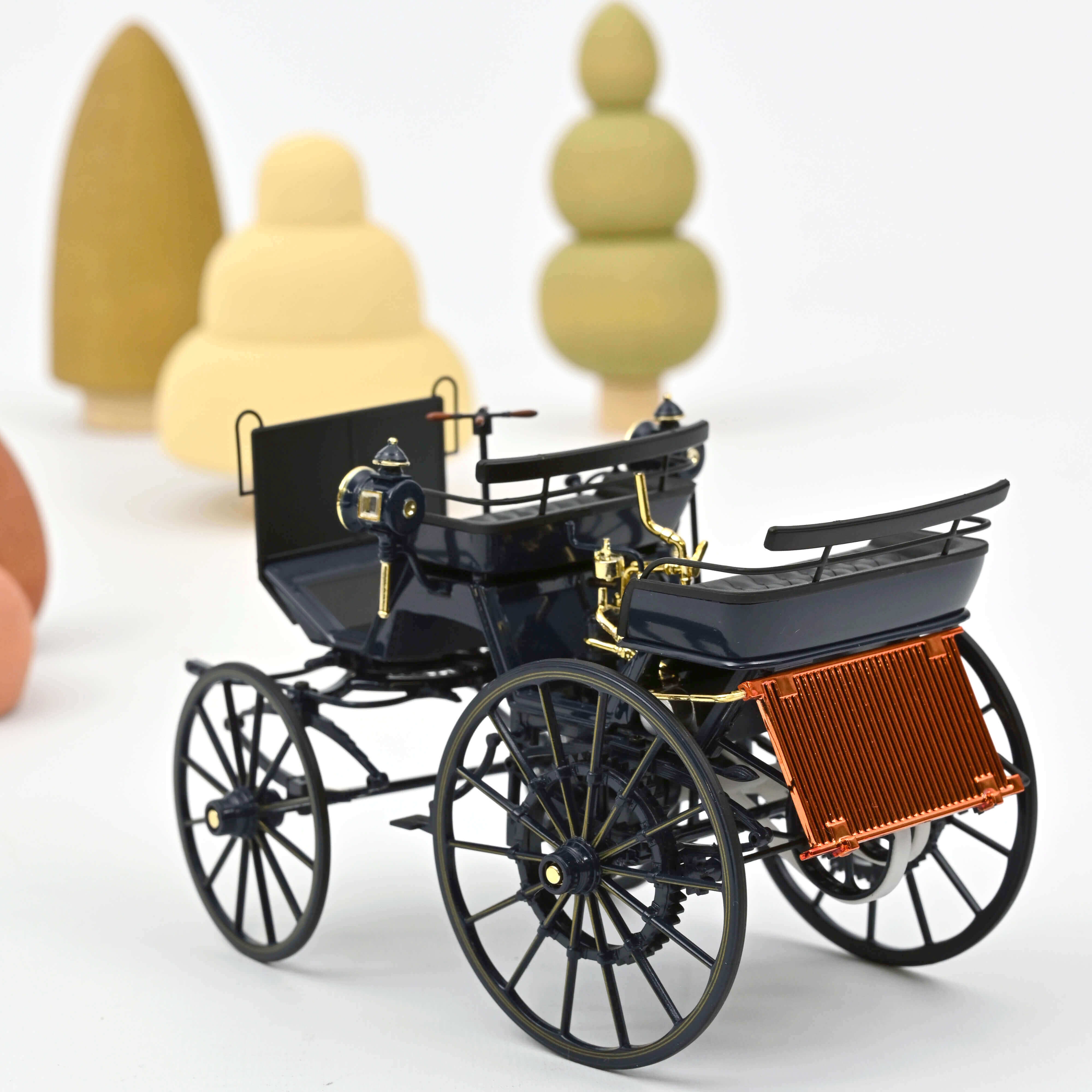 norev-daimler-motorkutsche-1886-blu-scuro-modellino-auto-1-18 image 2