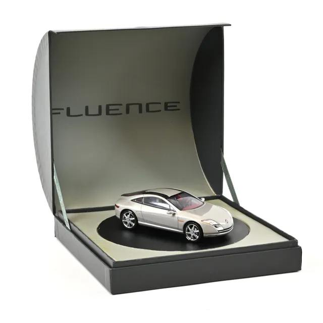 norev-renault-concept-car-fluence-modellino-auto-1-43 image 1