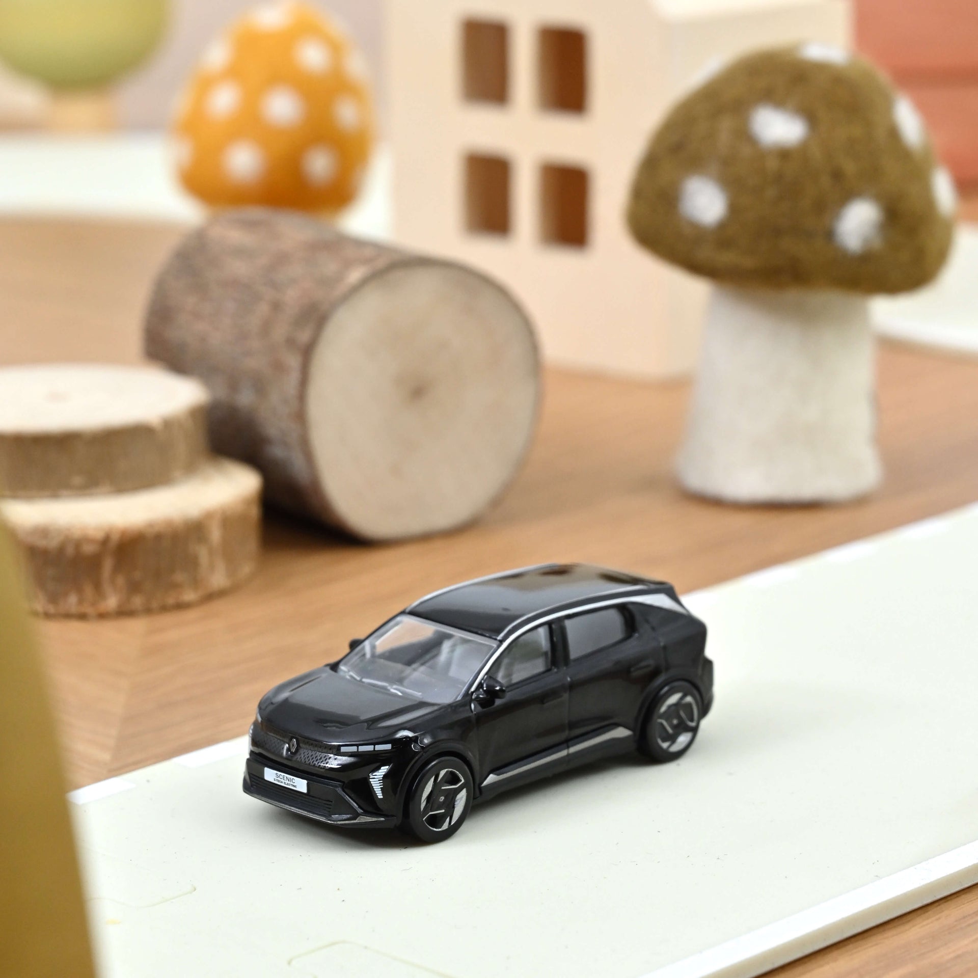norev-renault-scenic-e-tech-100-electric-2024-diamond-black-1-64-modellino-auto image 1