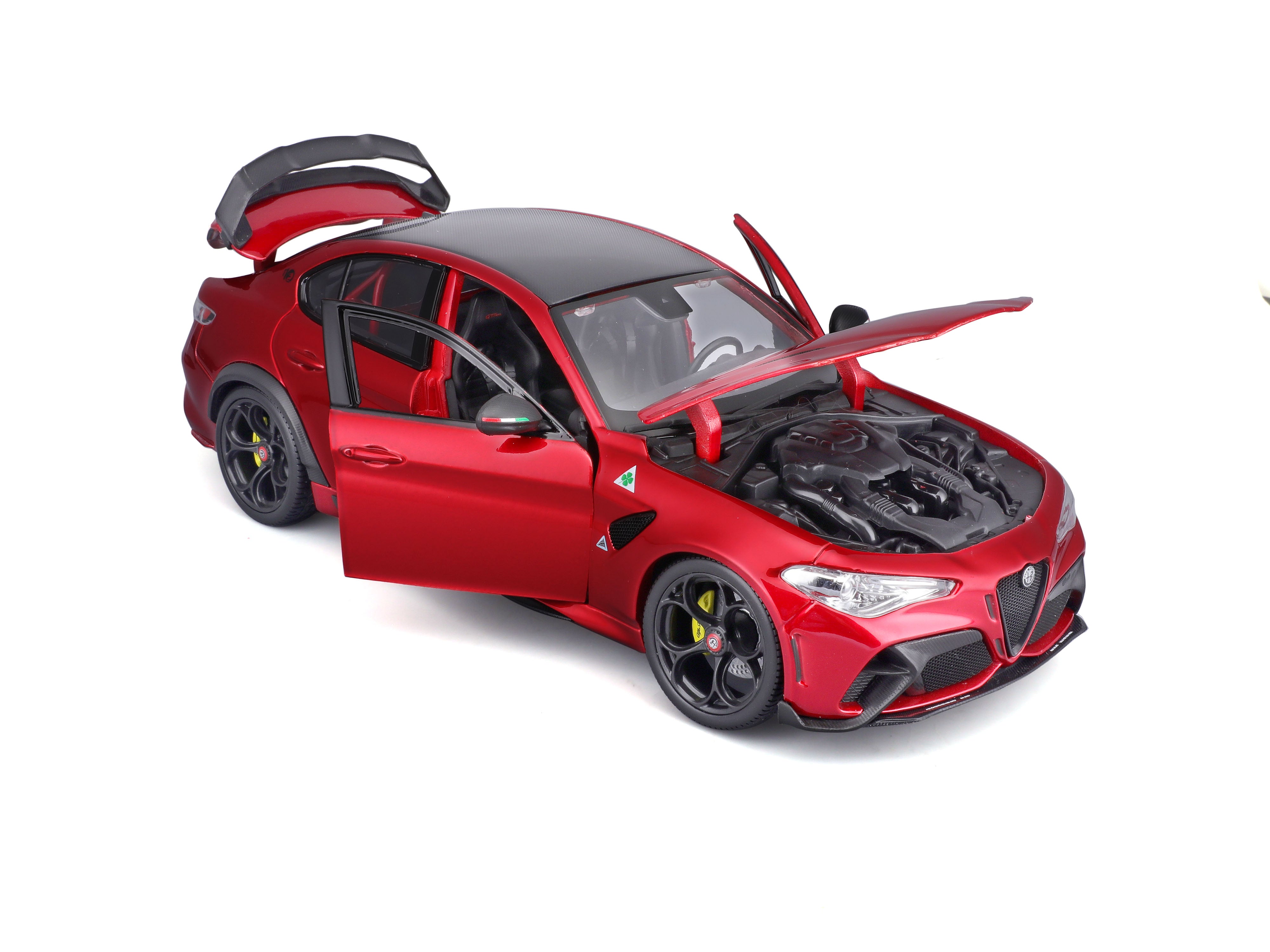 bburago-alfa-romeo-giulia-gtam-2020-rossa-metallizzata-1-18 image 5