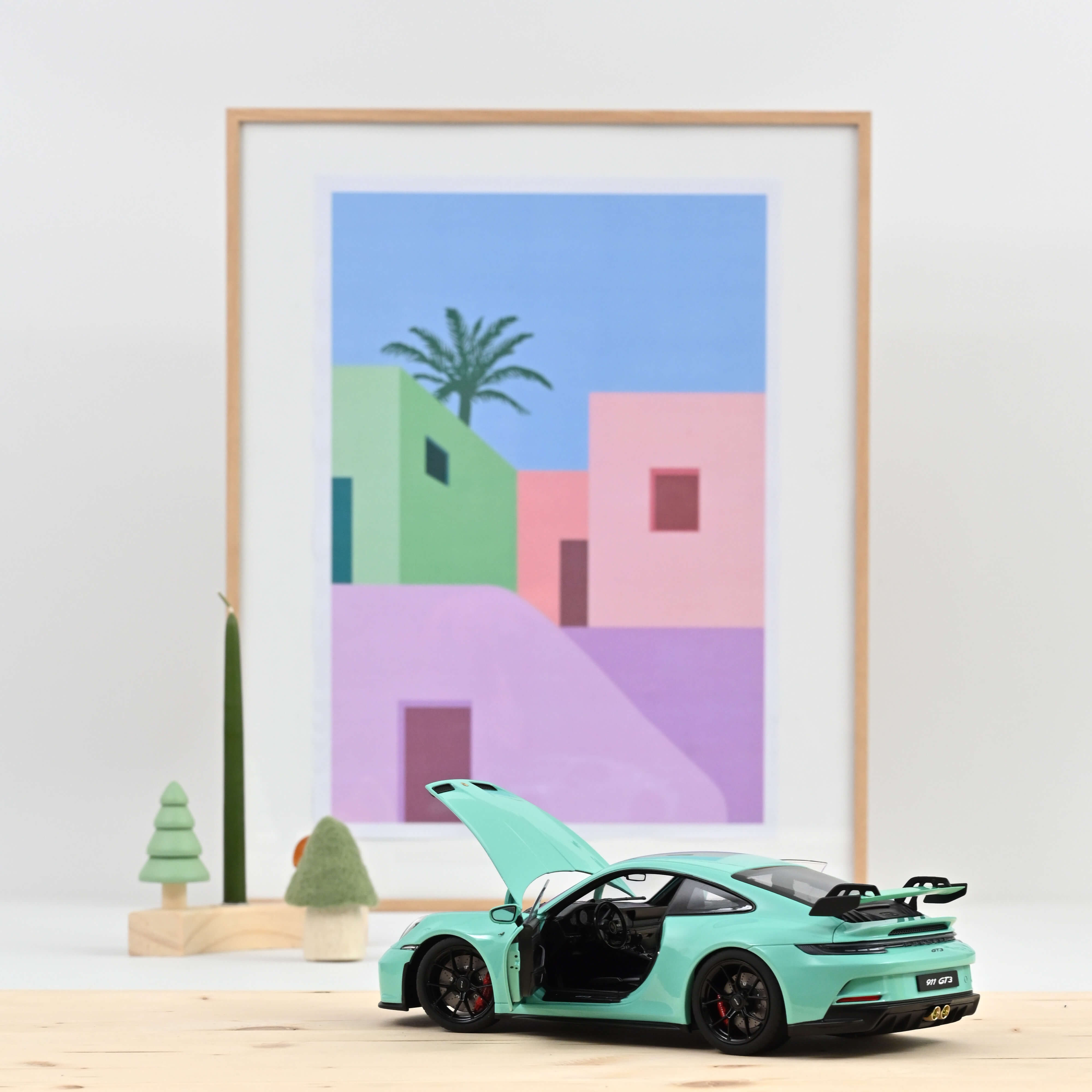 norev-porsche-911-gt3-2021-modellino-auto-1-18-verde-menta-con-ruote-nere image 2