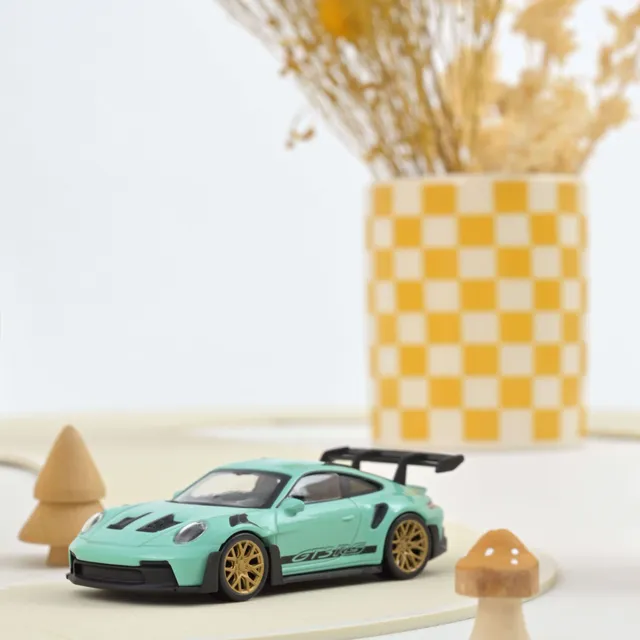 norev-porsche-911-gt3-rs-2022-verde-menta-1-43-jet-car image 1