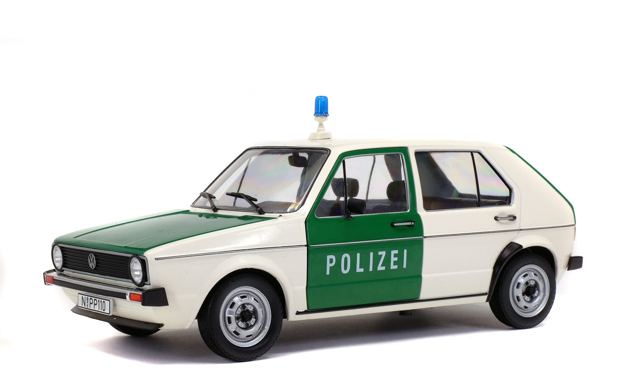 solido-volkswagen-golf-l-polizei-modellino-auto-1-18-livrea-polizia image 2