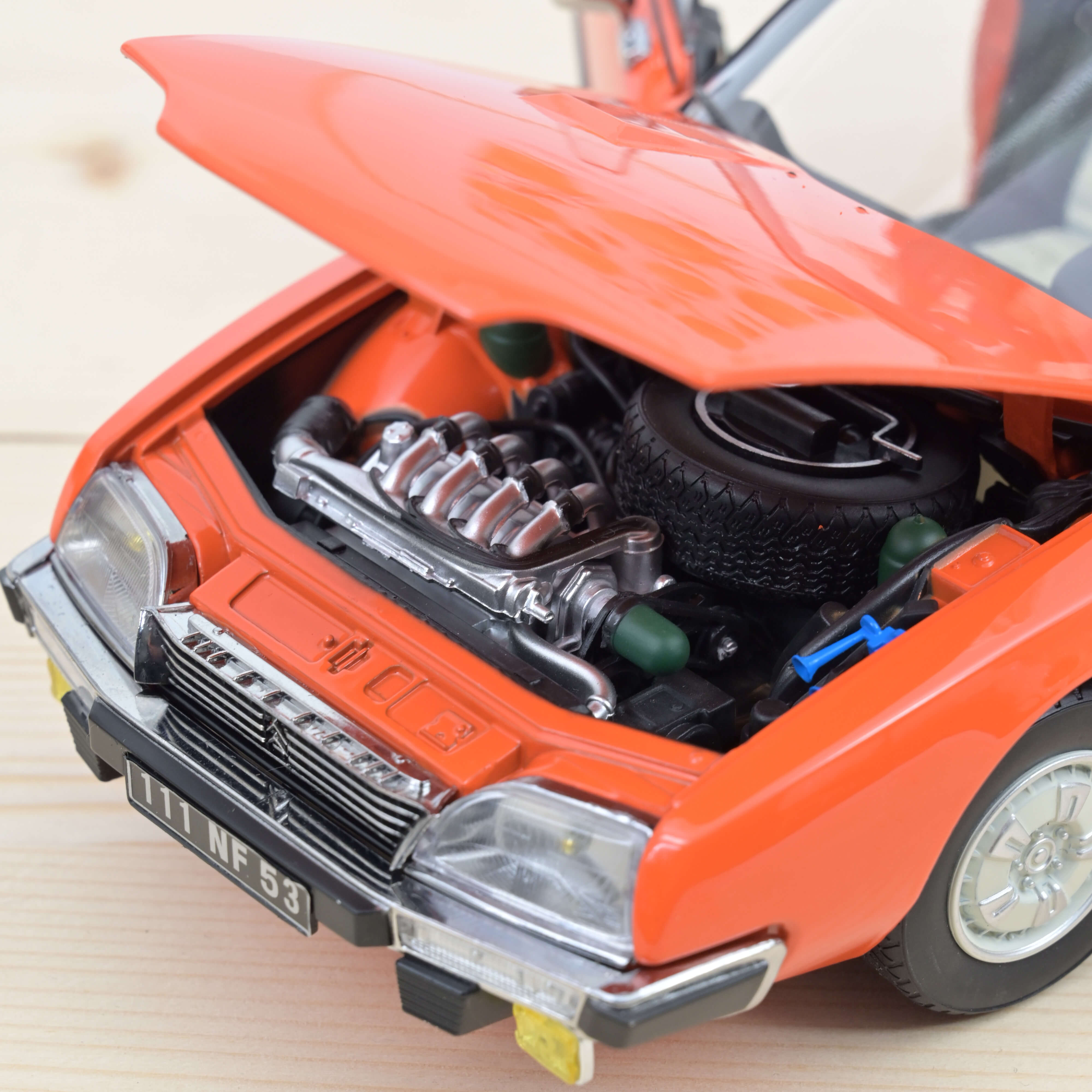 norev-citro-n-cx-2400-gti-1977-orange-mandarine-1-18 image 3
