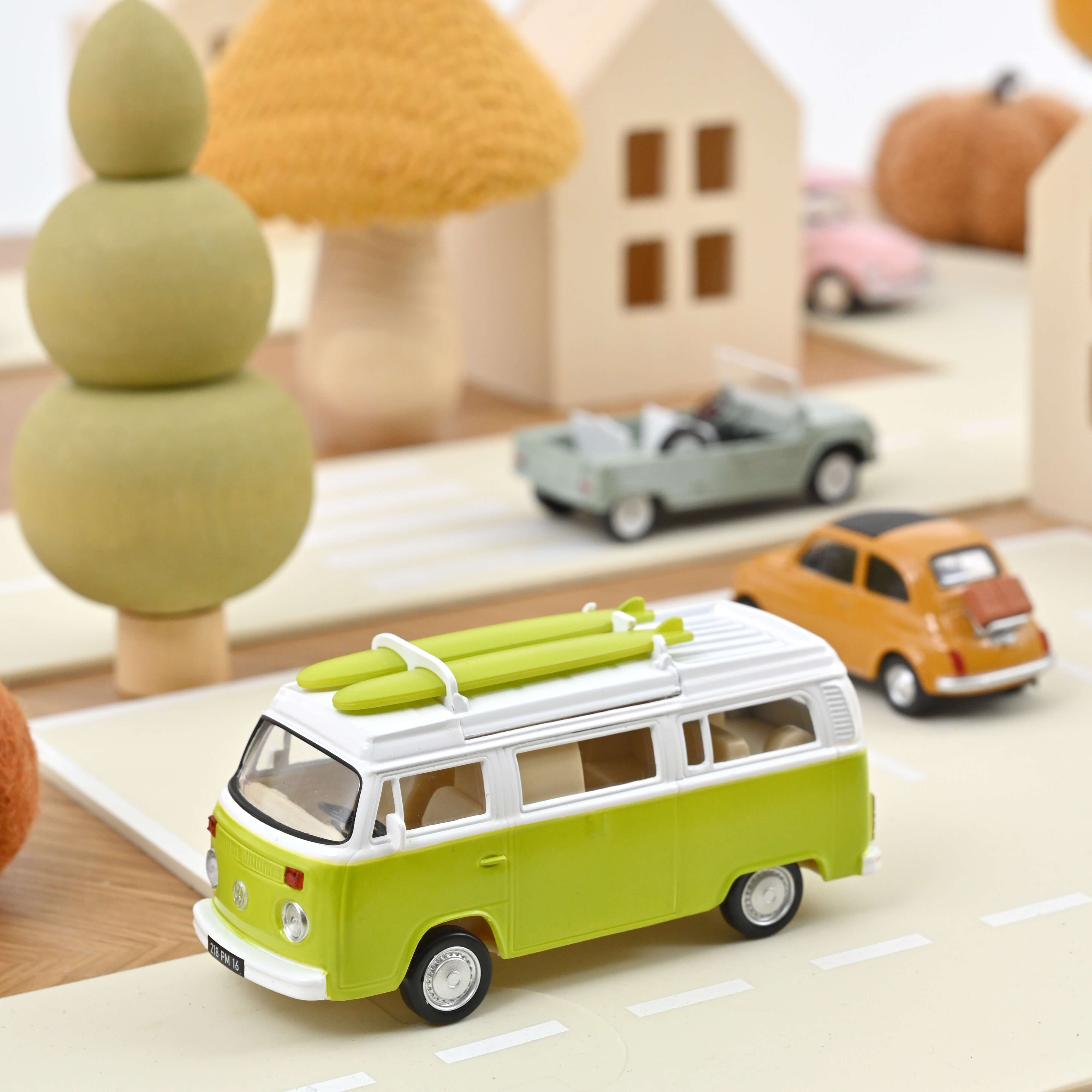norev-volkswagen-combi-t2b-1973-camper-modellino-1-43-vert-sauge image 2