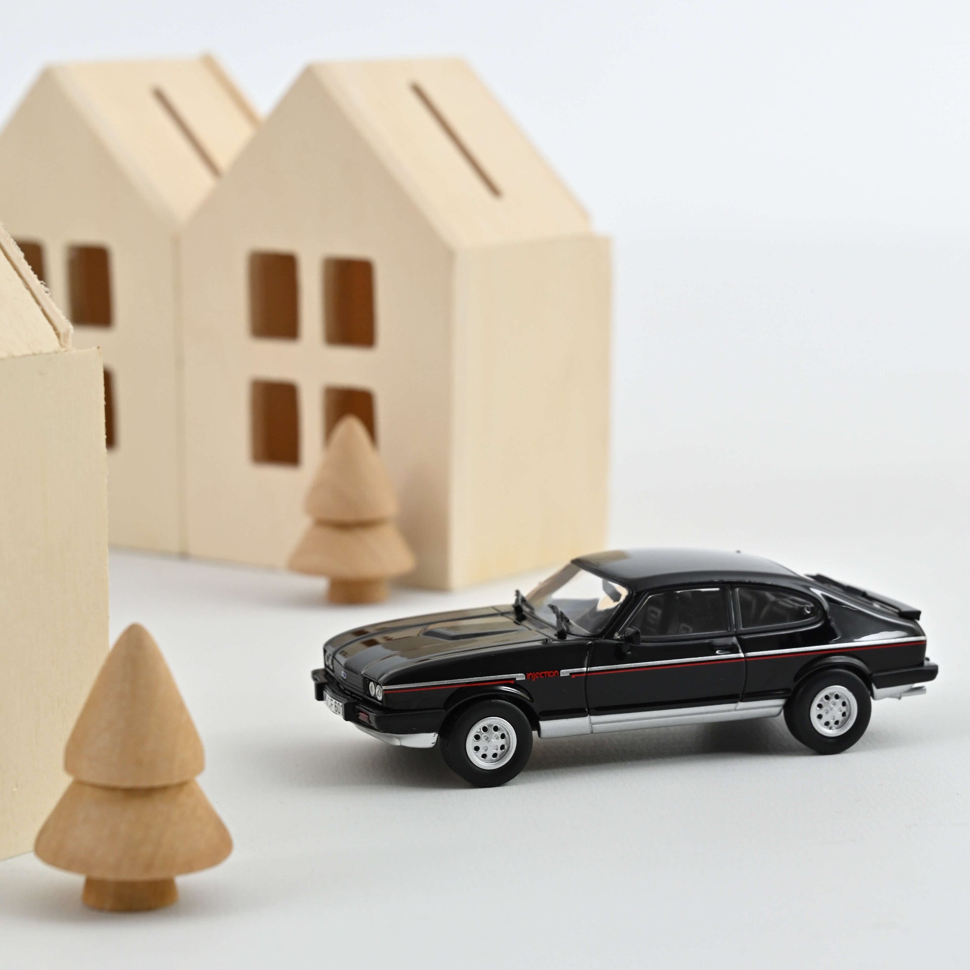 norev-ford-capri-iii-1980-nero-1-43 image 1