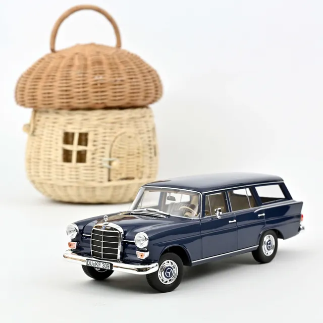 norev-mercedes-benz-200-universal-1966-blu-scuro-modellino-1-18 image 1