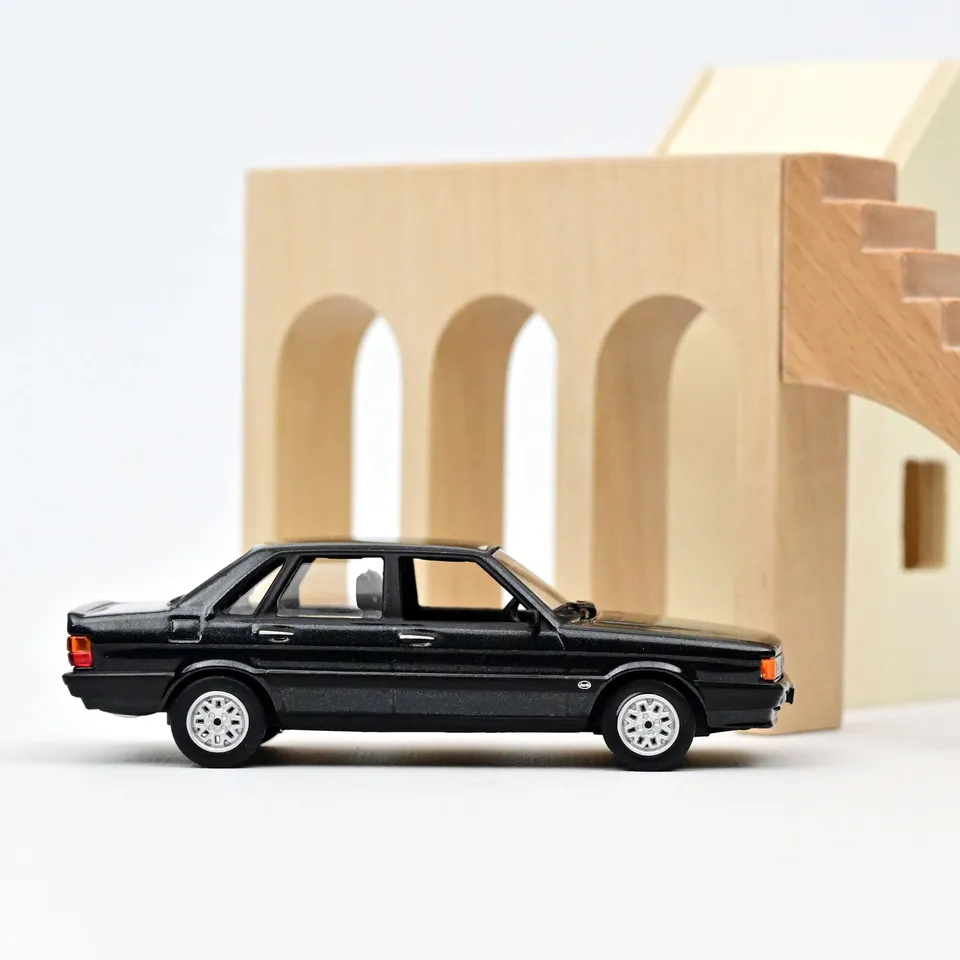 norev-audi-80-quattro-1985-grigio-scuro-metallizzato-1-43-modellino image 1