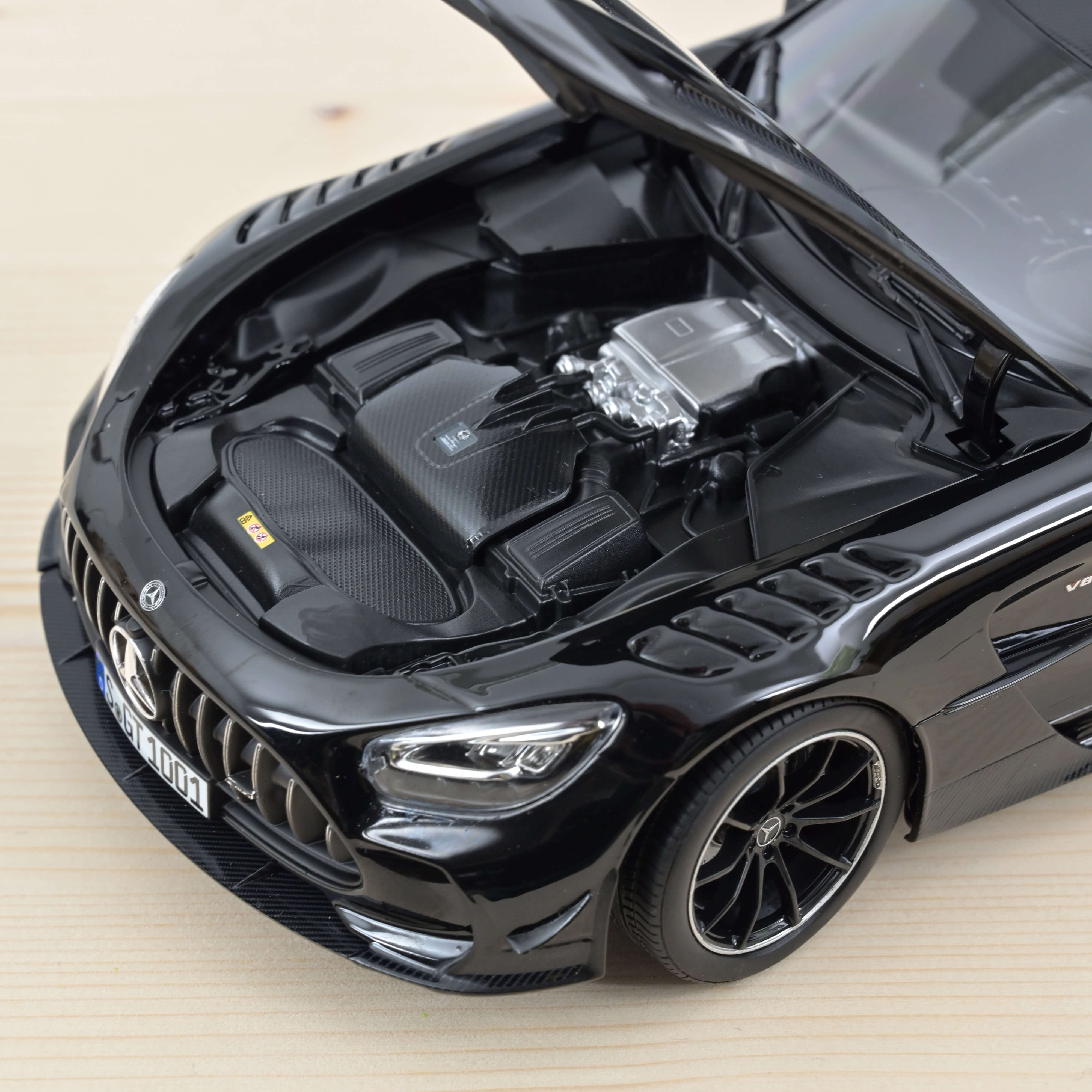 norev-mercedes-amg-gt-black-series-2021-modellino-auto-1-18-nero image 3