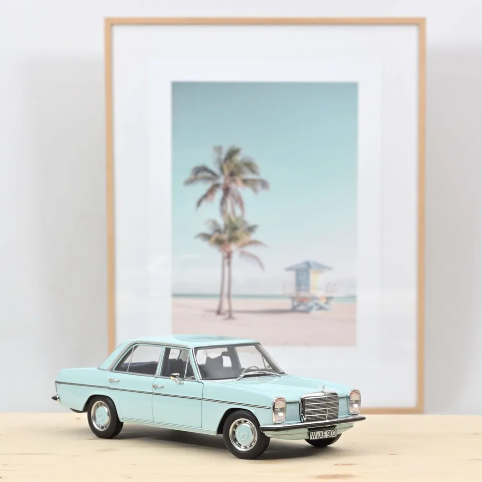 norev-mercedes-benz-200-1968-modellino-auto-1-18-azzurro-chiaro image 1