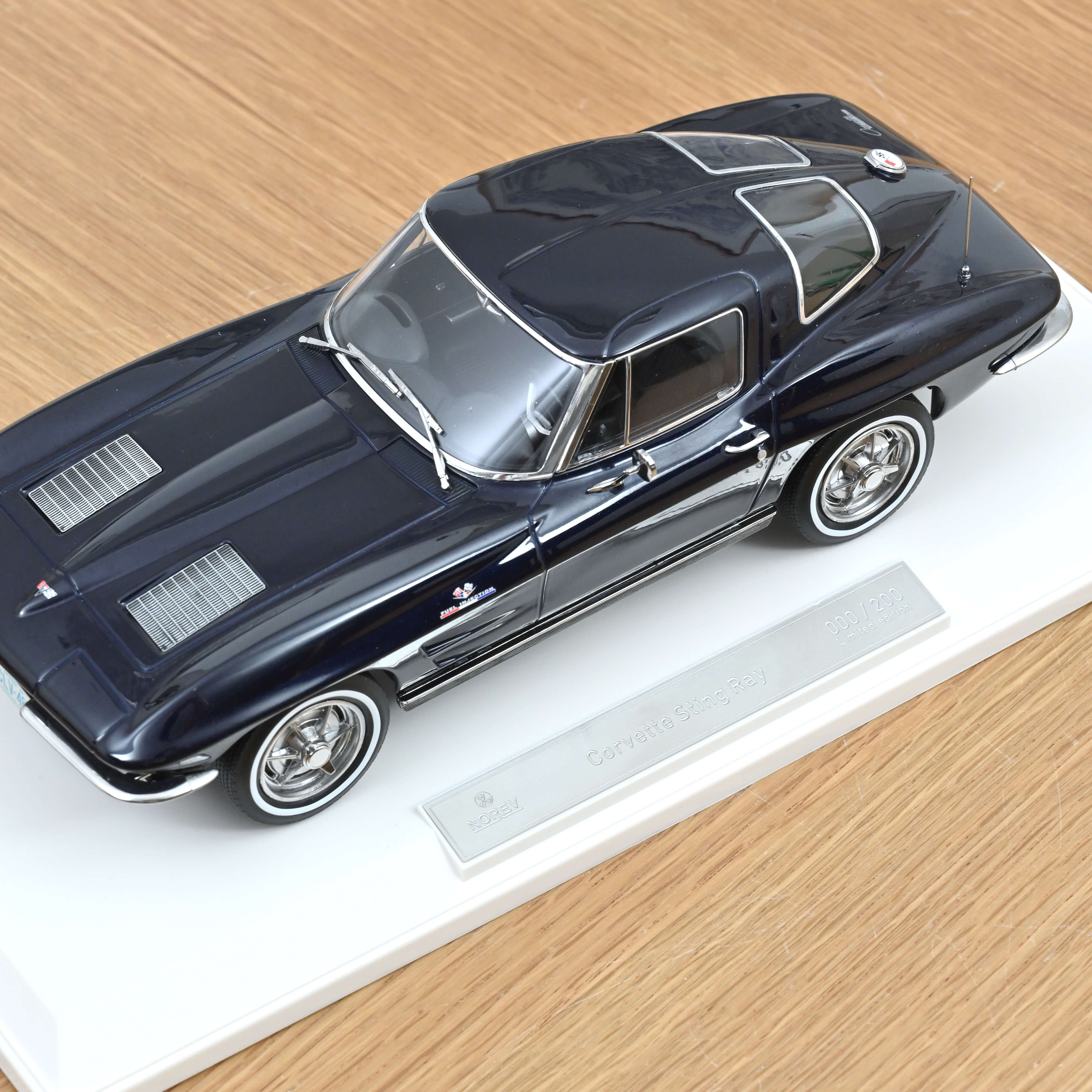 norev-chevrolet-corvette-sting-ray-1963-1-18-blu-daytona-200-pz image 6