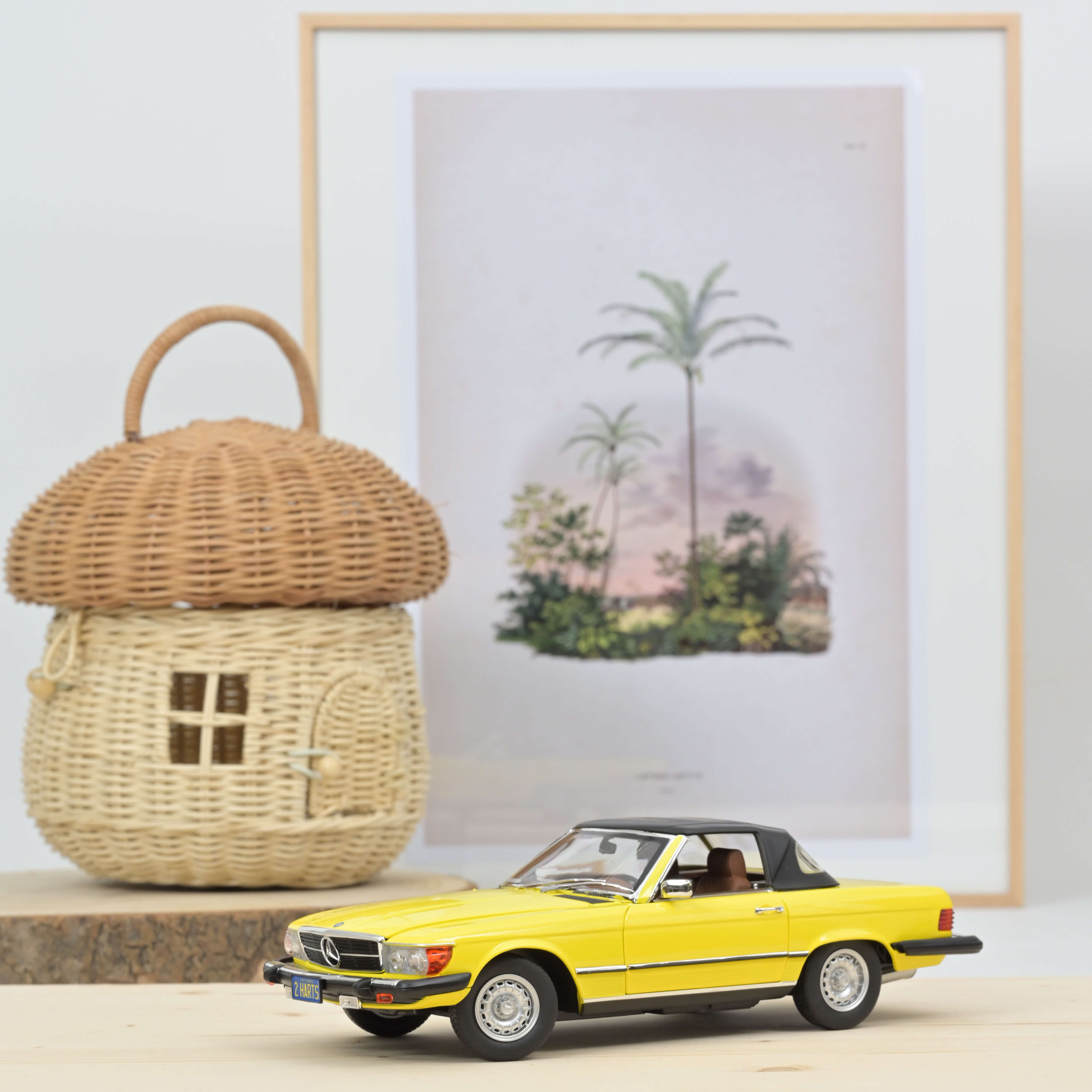norev-mercedes-benz-450-sl-versione-us-1979-gialla-automodello-1-18 image 1