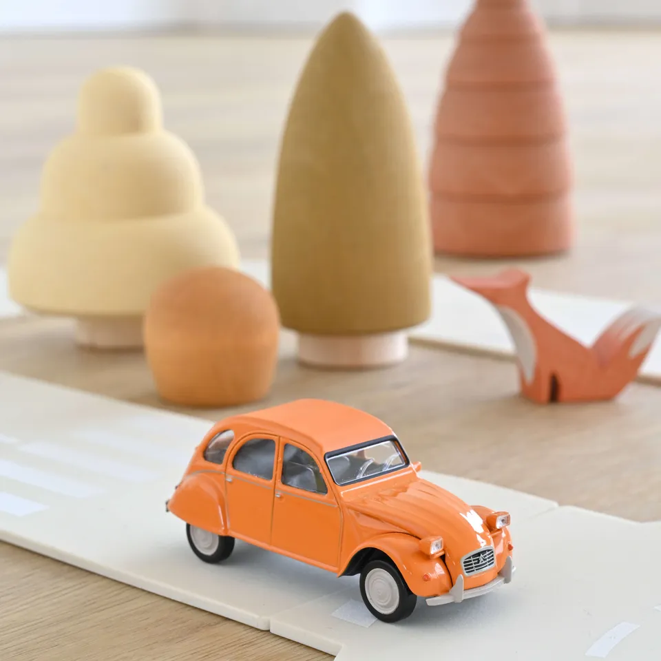 norev-citro-n-2cv-6-club-1979-arancione-mandarin-jet-car-1-43 image 1