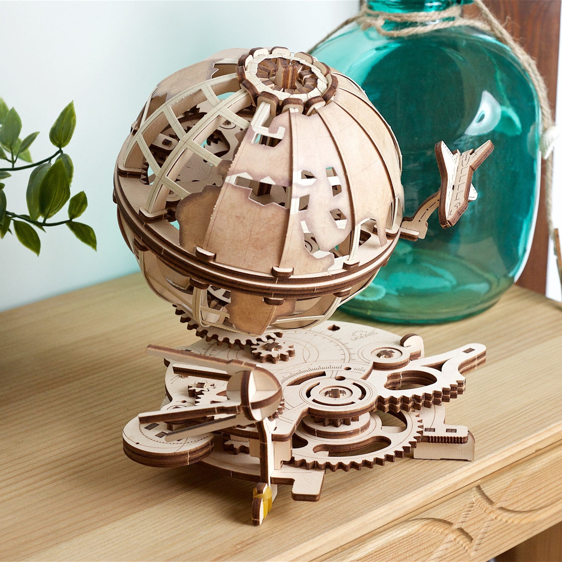 ugears-globus-mappamondo-meccanico-in-legno-con-rotazione-e-continenti-decorativ image 8
