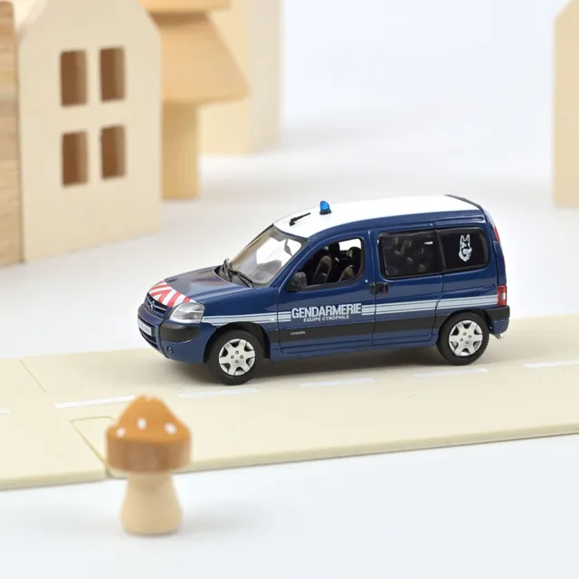 norev-citro-n-berlingo-2005-gendarmerie-equipe-cynophile-plastigam-1-43 image 1