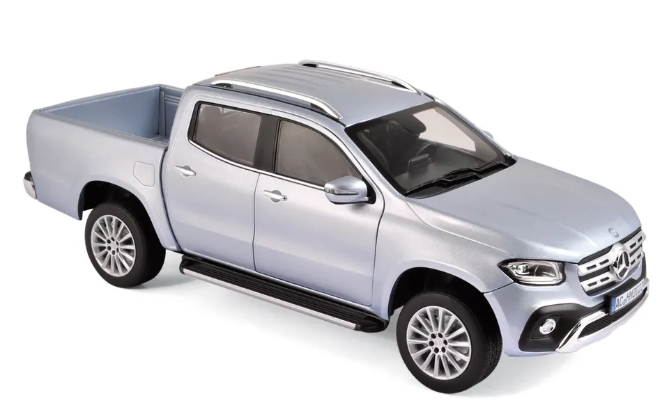 norev-mercedes-benz-classe-x-2017-argento-modellino-pick-up-1-18 image 1