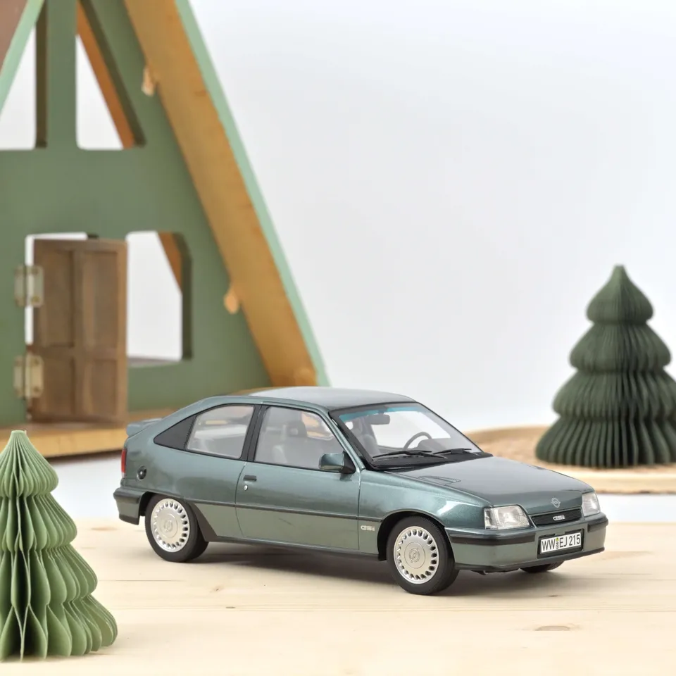 norev-opel-kadett-gsi-1987-blu-metallizzato-1-18-modellino-die-cast image 1
