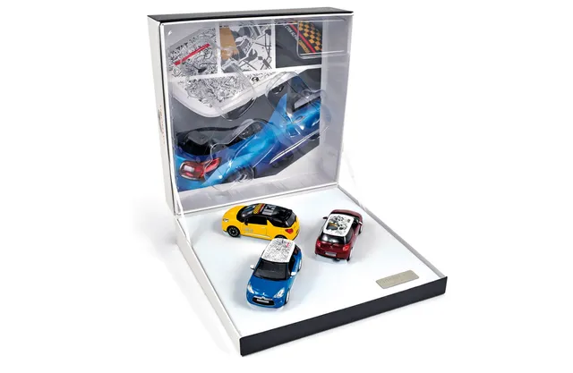 norev-gift-box-citroen-ds3-2010-modellino-1-43-set-3-pezzi image 1