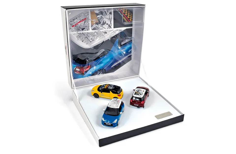 norev-gift-box-citroen-ds3-2010-modellino-1-43-set-3-pezzi image 1