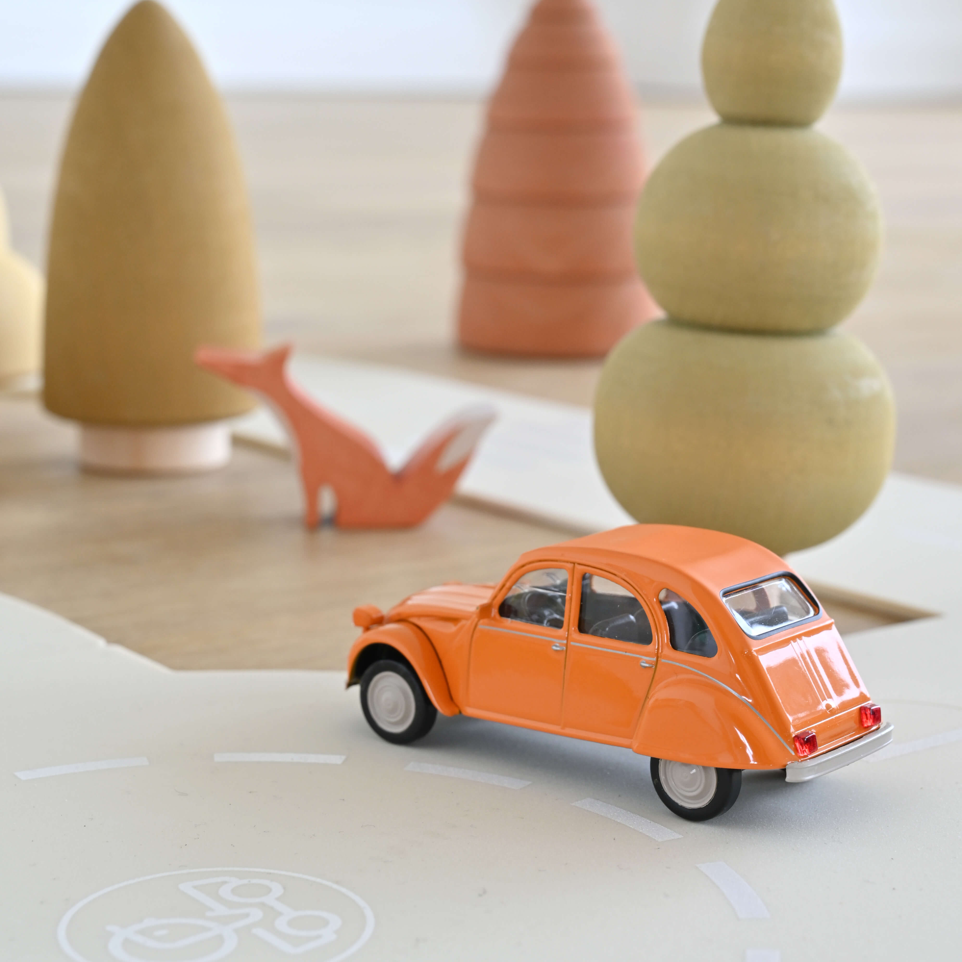 norev-citro-n-2cv-6-club-1979-arancione-mandarin-jet-car-1-43 image 2