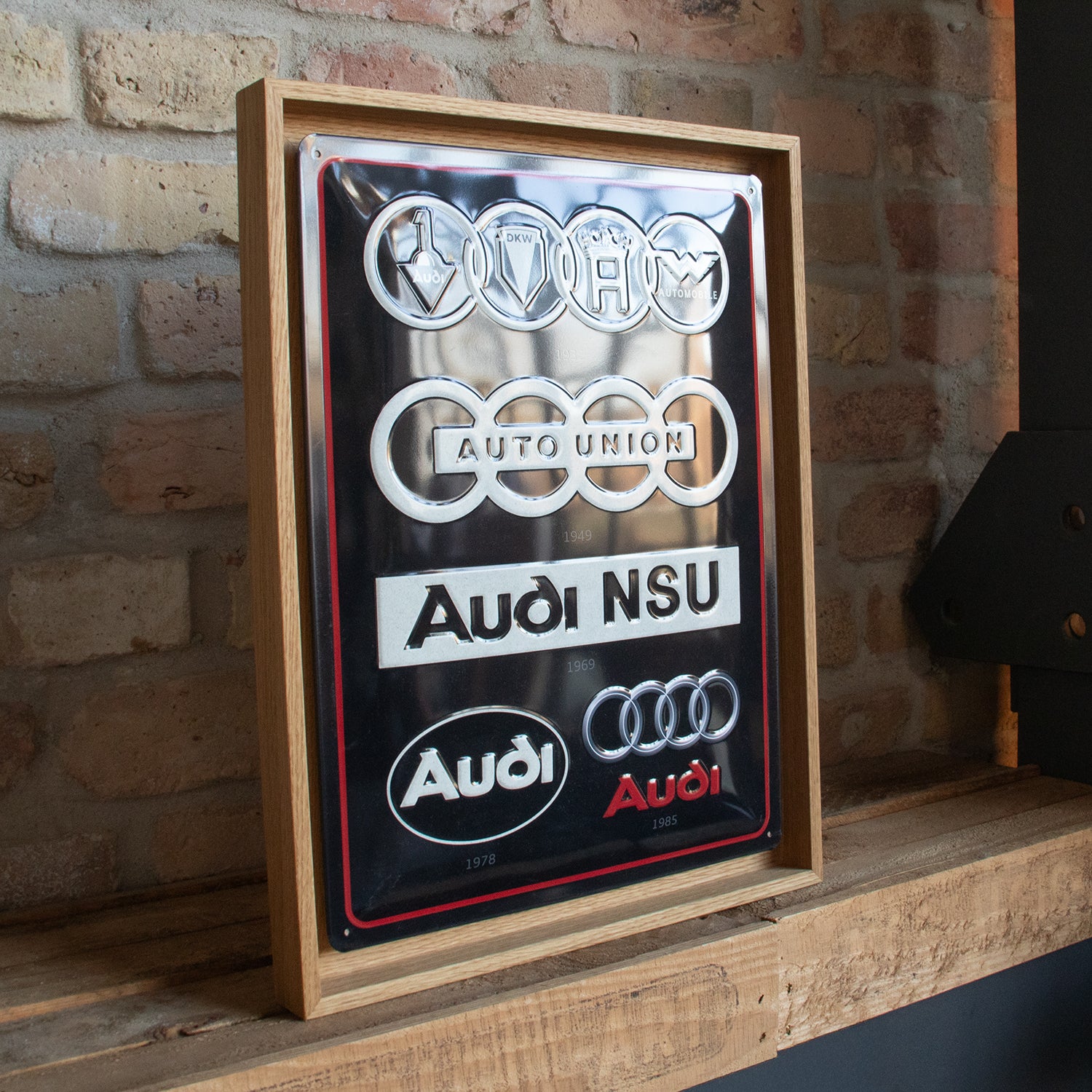 nostalgic-art-audi-logo-evolution-n-frame-l-targa-in-metallo-con-cornice-legno image 2