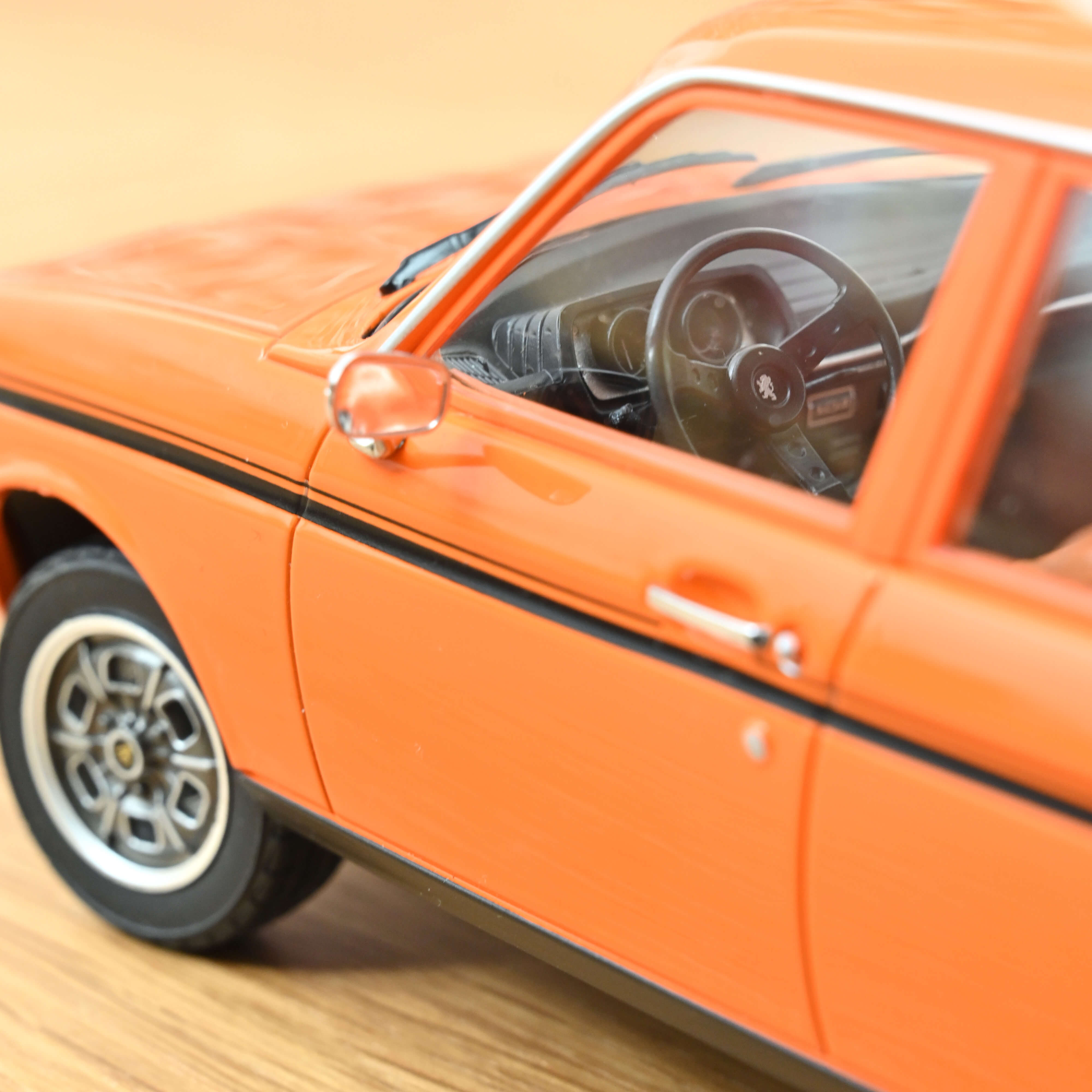 norev-peugeot-104-sl-sport-1979-modellino-auto-1-18-arancione-edizione-104-pezzi image 5