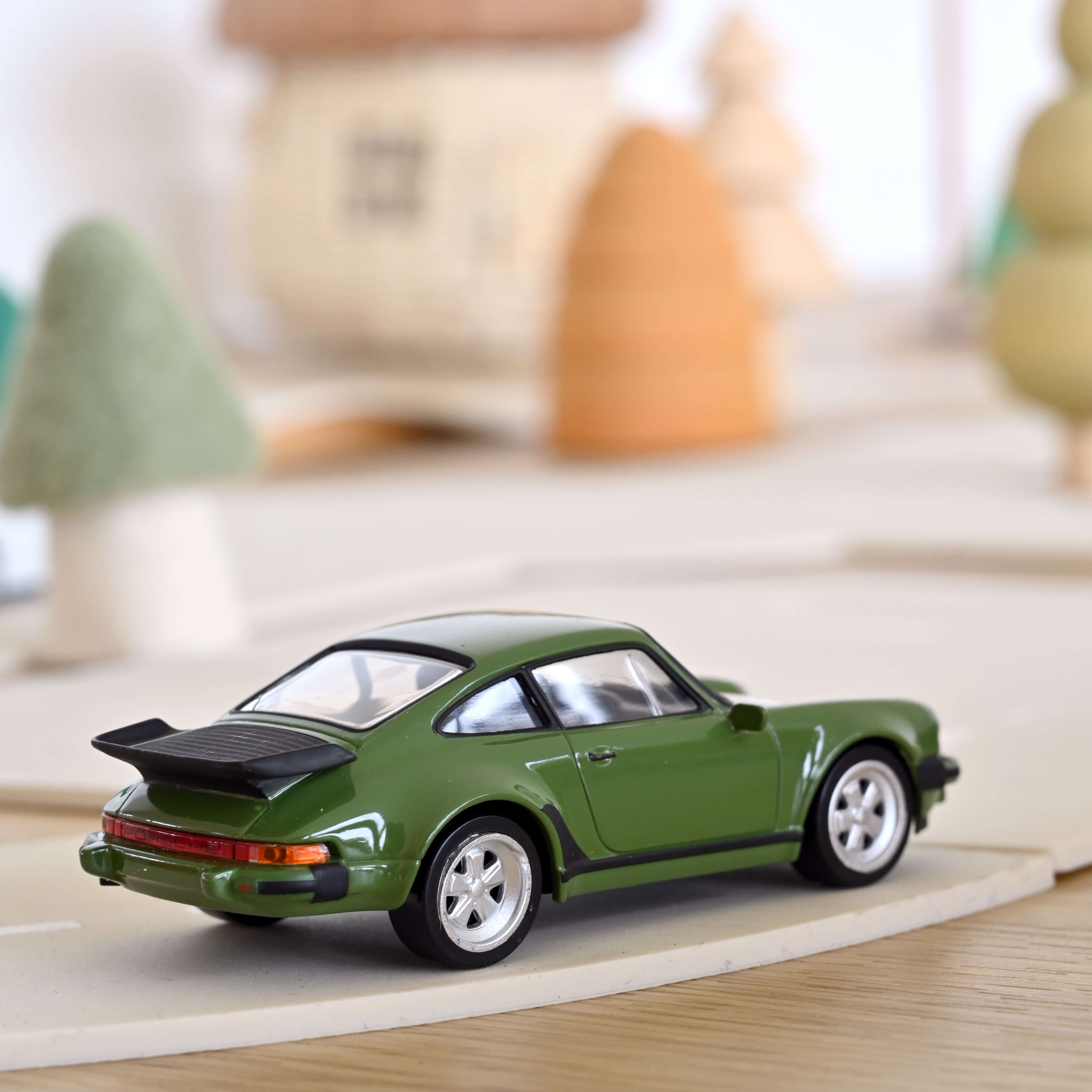 norev-porsche-911-turbo-1978-verde-oliva-jet-car-1-43 image 3
